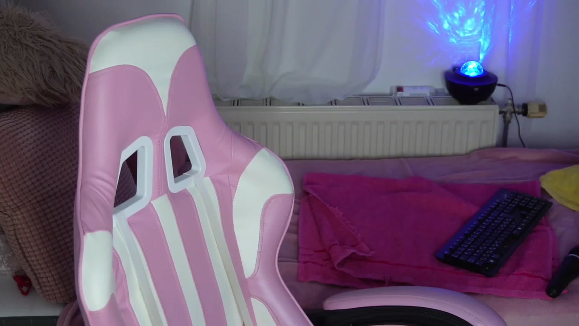 Gallery image thumbnail from AshleyJohnes's myfreecams stream on, 08/26/2023, 05:31 image 4 of 20