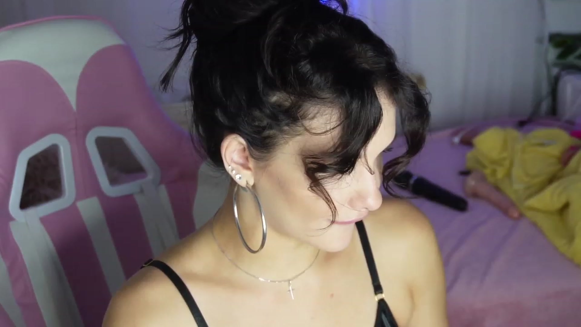 Gallery image thumbnail from AshleyJohnes's myfreecams stream on, 09/03/2023, 05:22 image 18 of 20