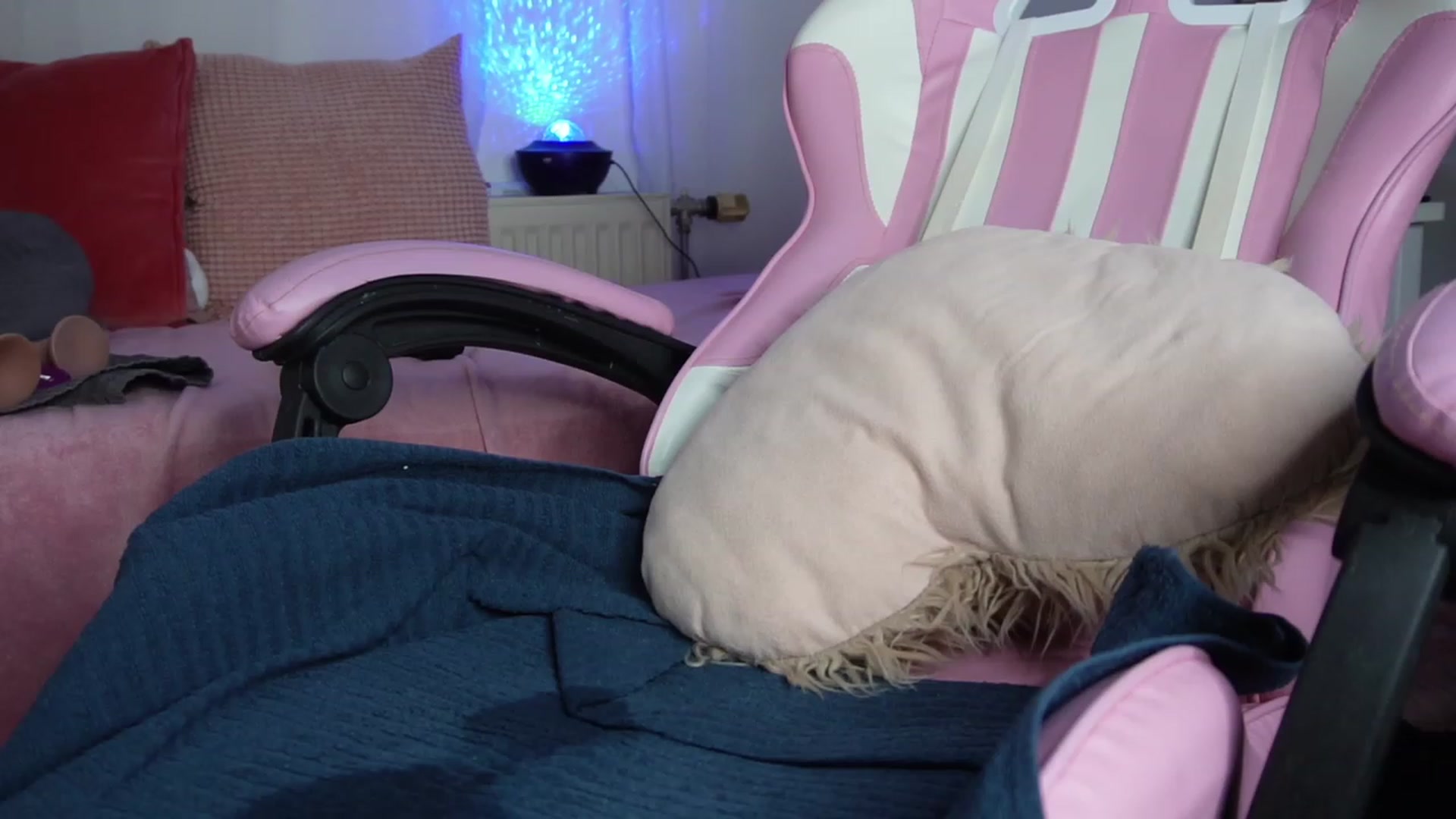Gallery image thumbnail from AshleyJohnes's myfreecams stream on, 09/04/2023, 06:43 image 19 of 20