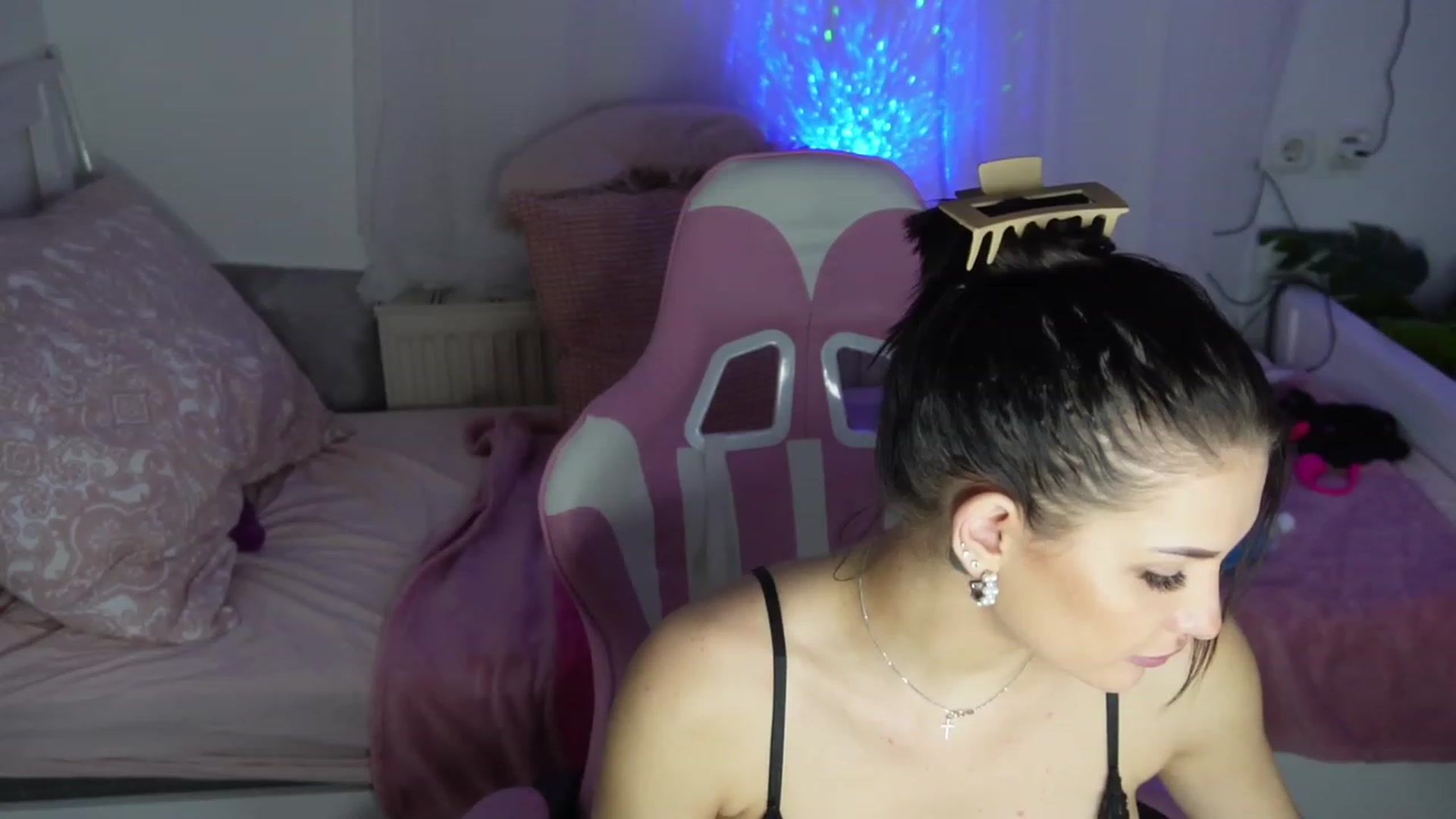 Gallery image thumbnail from AshleyJohnes's myfreecams stream on, 10/09/2023, 11:26 image 12 of 20