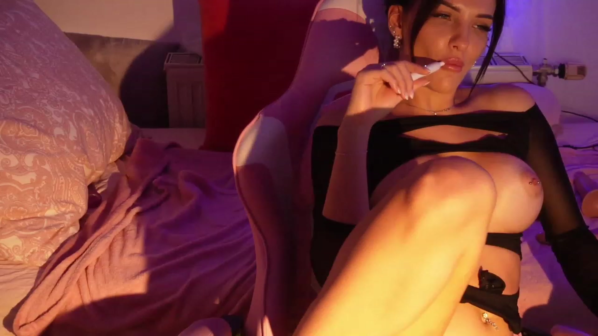 Gallery image thumbnail from AshleyJohnes's myfreecams stream on, 10/12/2023, 06:44 image 14 of 20