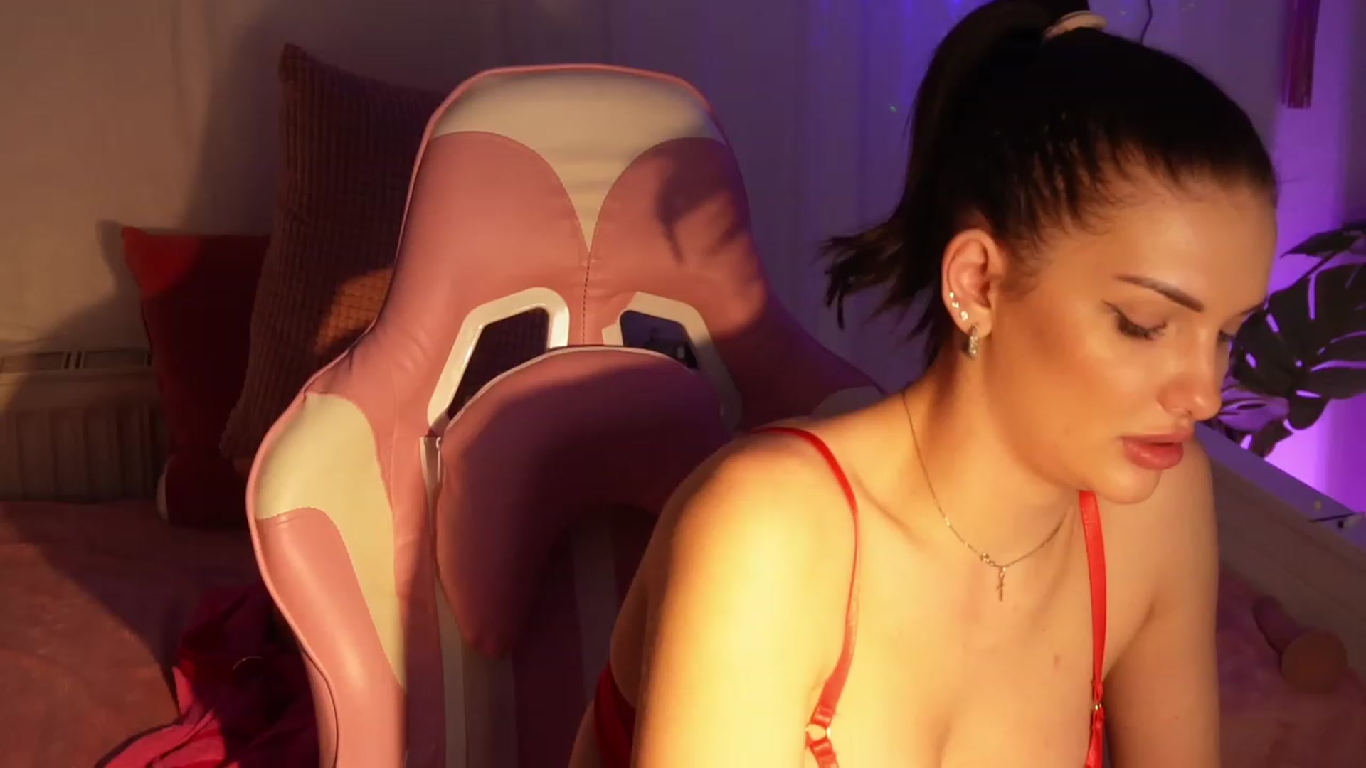 Gallery image thumbnail from AshleyJohnes's myfreecams stream on, 11/22/2023, 09:39 image 15 of 20