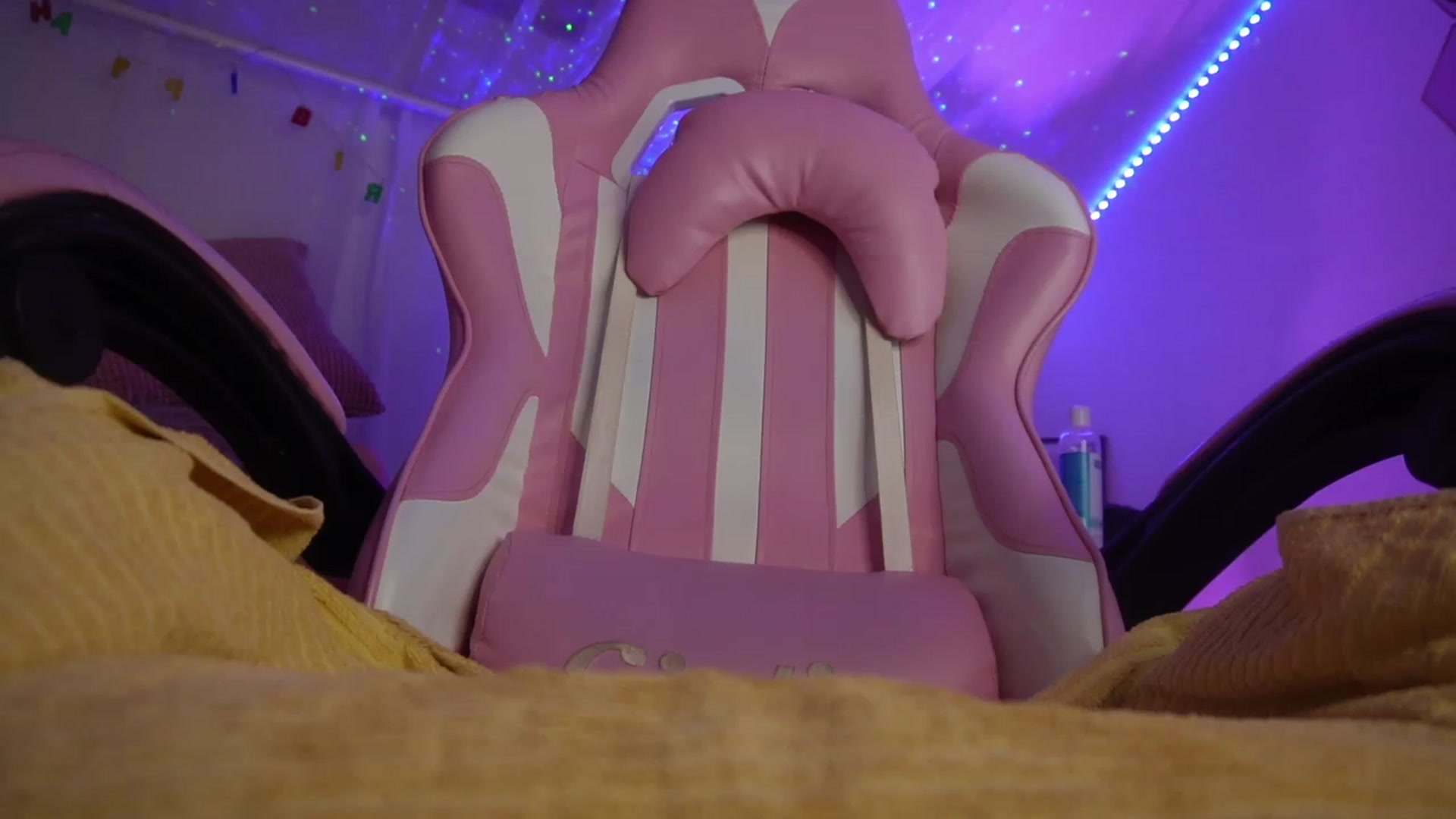 Gallery image thumbnail from AshleyJohnes's myfreecams stream on, 11/25/2023, 04:53 image 17 of 20