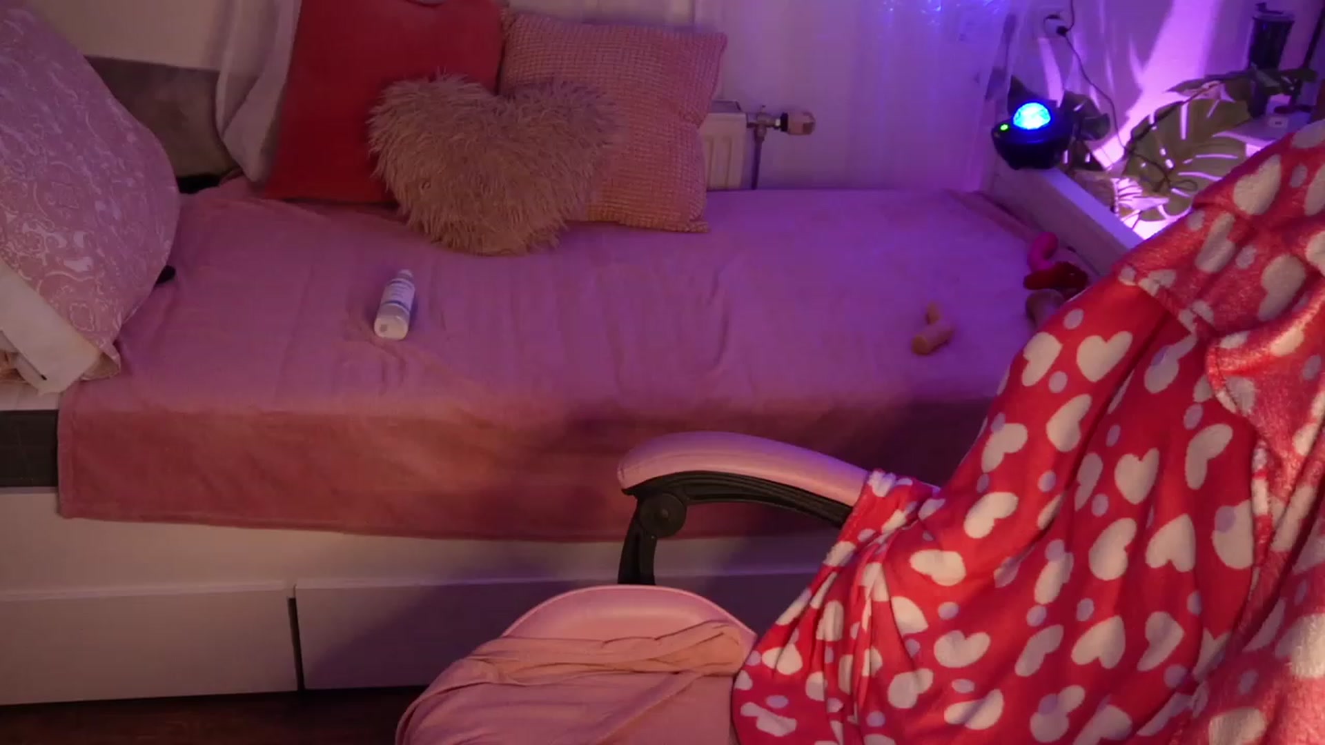 Gallery image thumbnail from AshleyJohnes's myfreecams stream on, 01/31/2024, 05:20 image 6 of 20