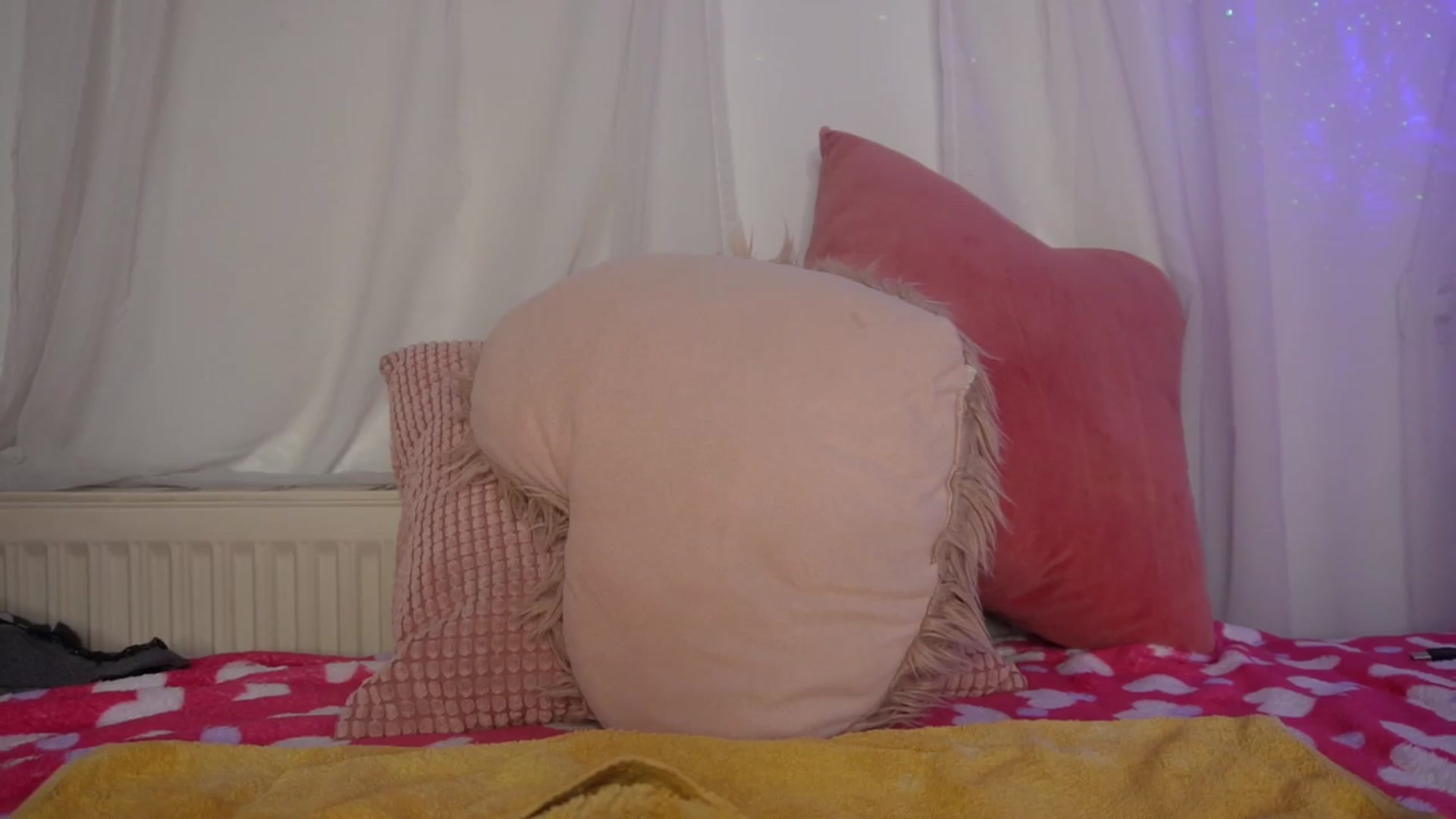 Gallery image thumbnail from AshleyJohnes's myfreecams stream on, 03/23/2024, 07:14 image 11 of 20