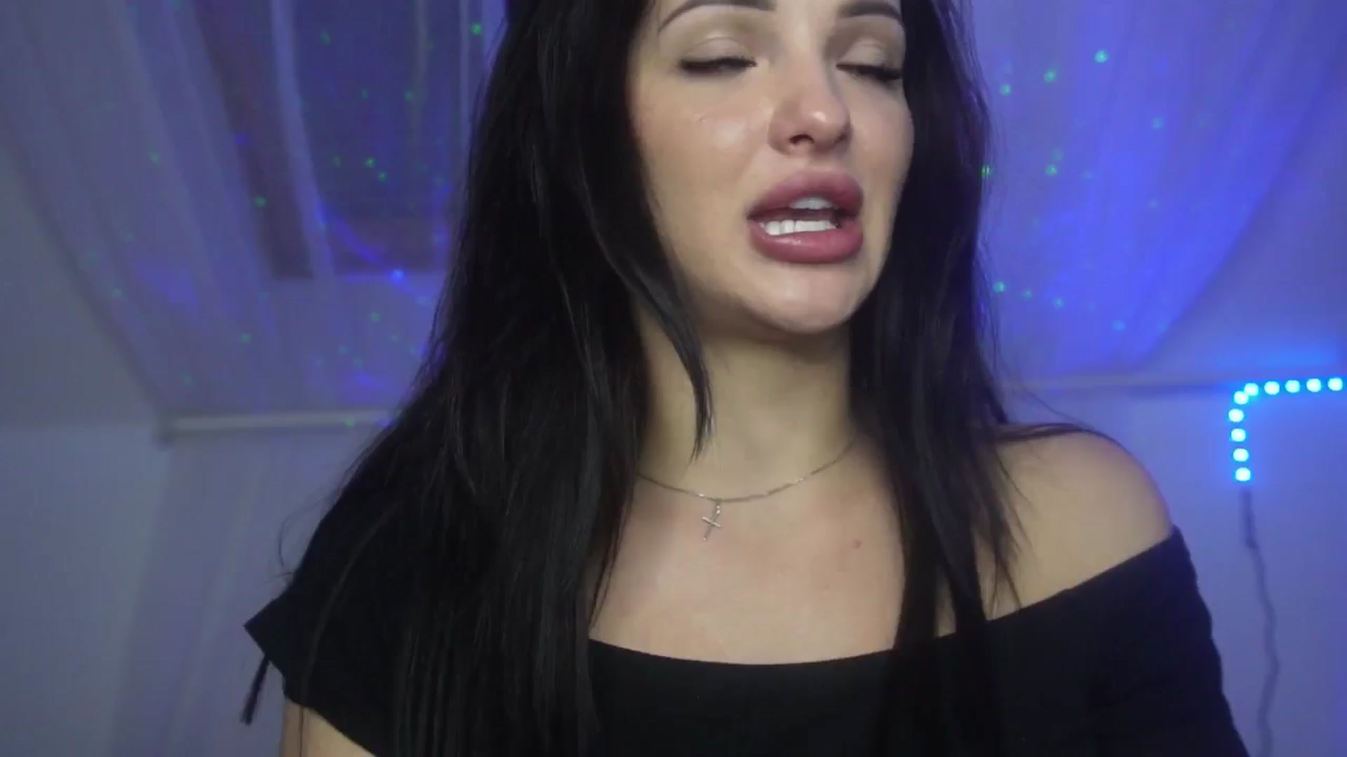 Gallery image thumbnail from AshleyJohnes's myfreecams stream on, 06/03/2024, 05:37 image 6 of 20