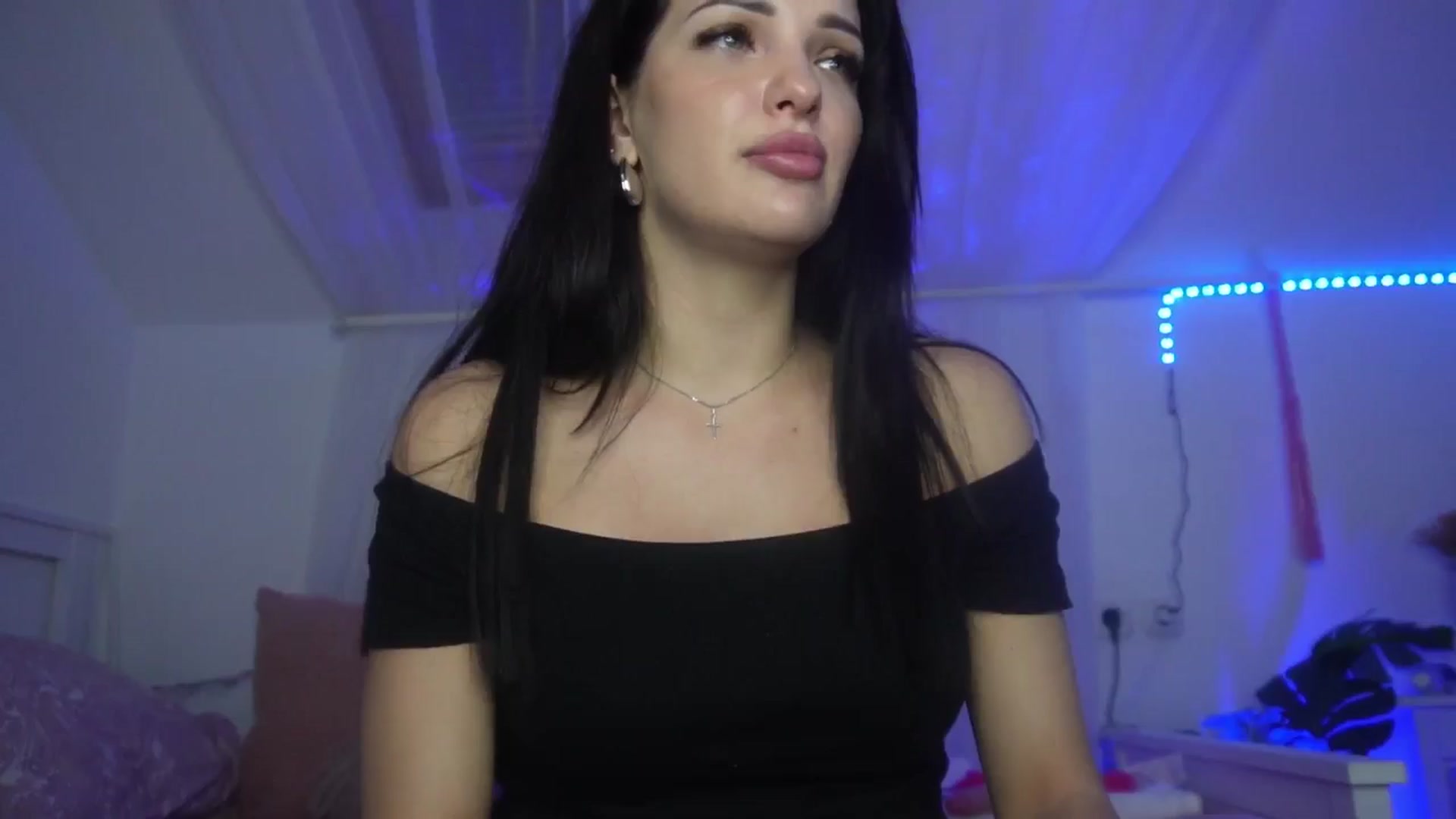 Gallery image thumbnail from AshleyJohnes's myfreecams stream on, 06/03/2024, 05:37 image 4 of 20