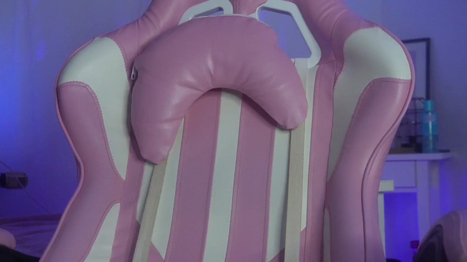 Gallery image thumbnail from AshleyJohnes's myfreecams stream on, 06/29/2024, 05:15 image 19 of 20