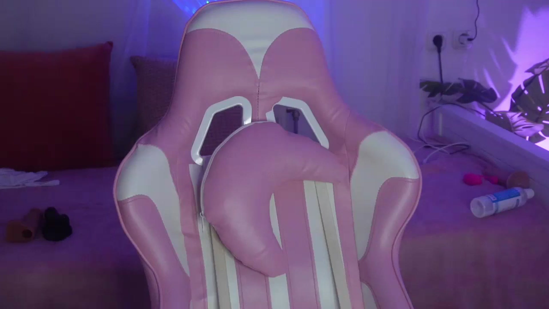 Gallery image thumbnail from AshleyJohnes's myfreecams stream on, 07/24/2024, 08:28 image 5 of 20
