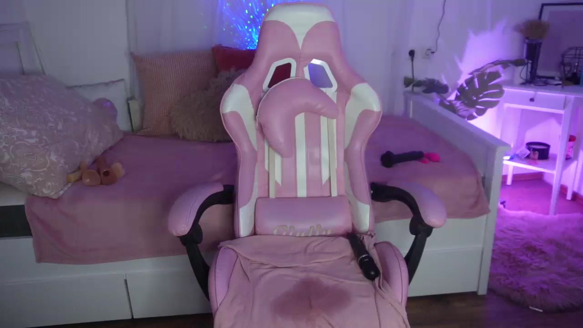 Gallery image thumbnail from AshleyJohnes's myfreecams stream on, 08/09/2024, 05:35 image 19 of 20
