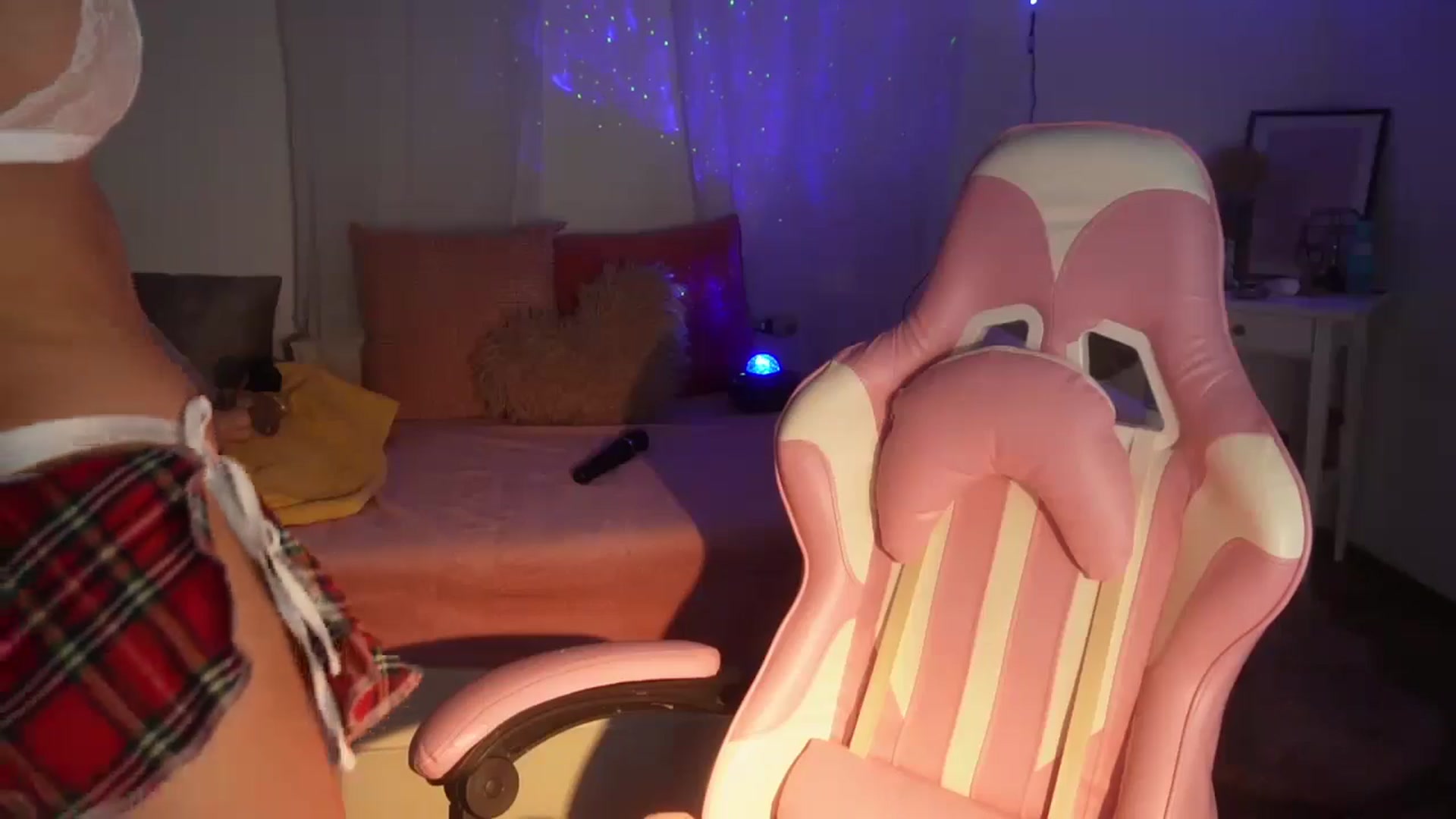 Gallery image thumbnail from AshleyJohnes's myfreecams stream on, 09/04/2024, 07:59 image 3 of 20