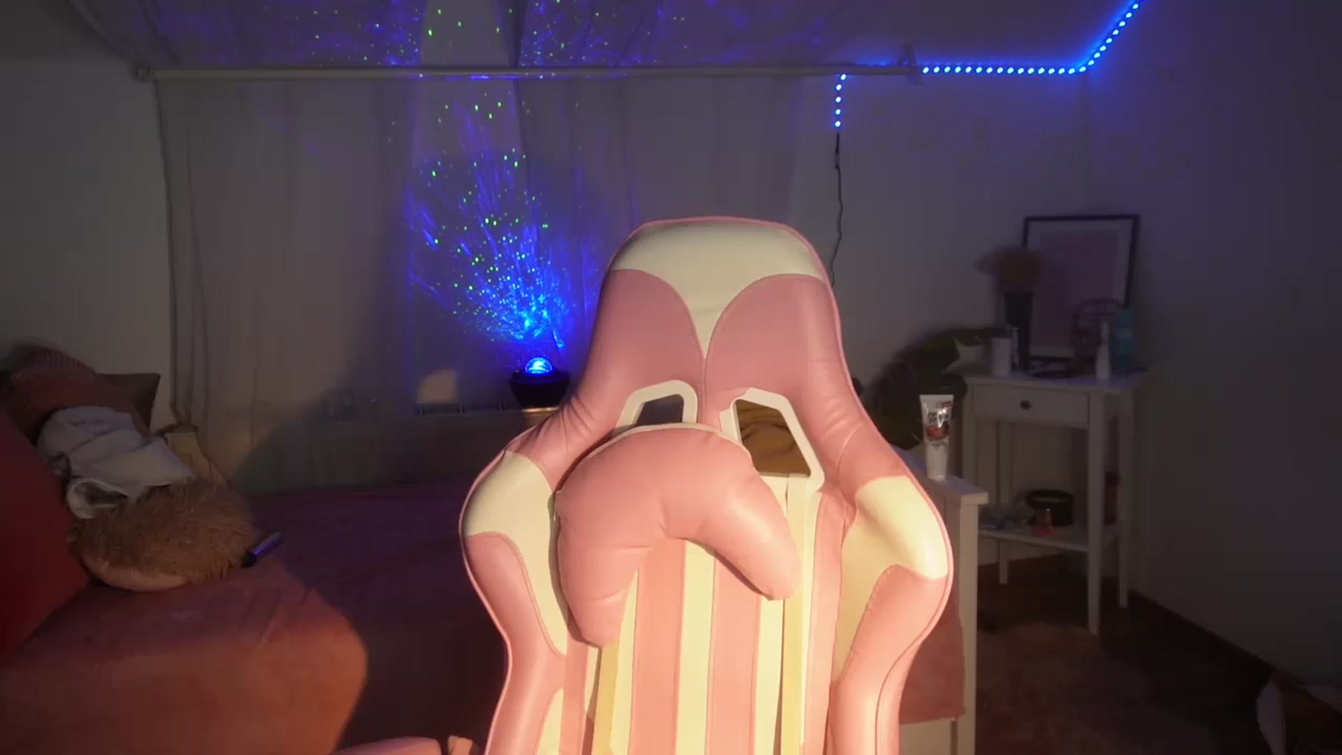 Gallery image thumbnail from AshleyJohnes's myfreecams stream on, 09/13/2024, 07:23 image 4 of 20