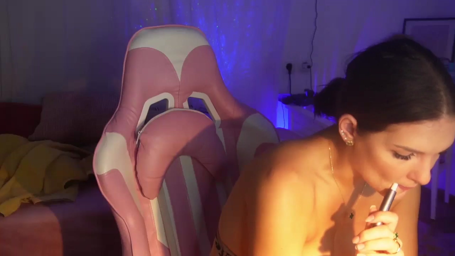 Gallery image thumbnail from AshleyJohnes's myfreecams stream on, 10/08/2024, 07:16 image 17 of 20
