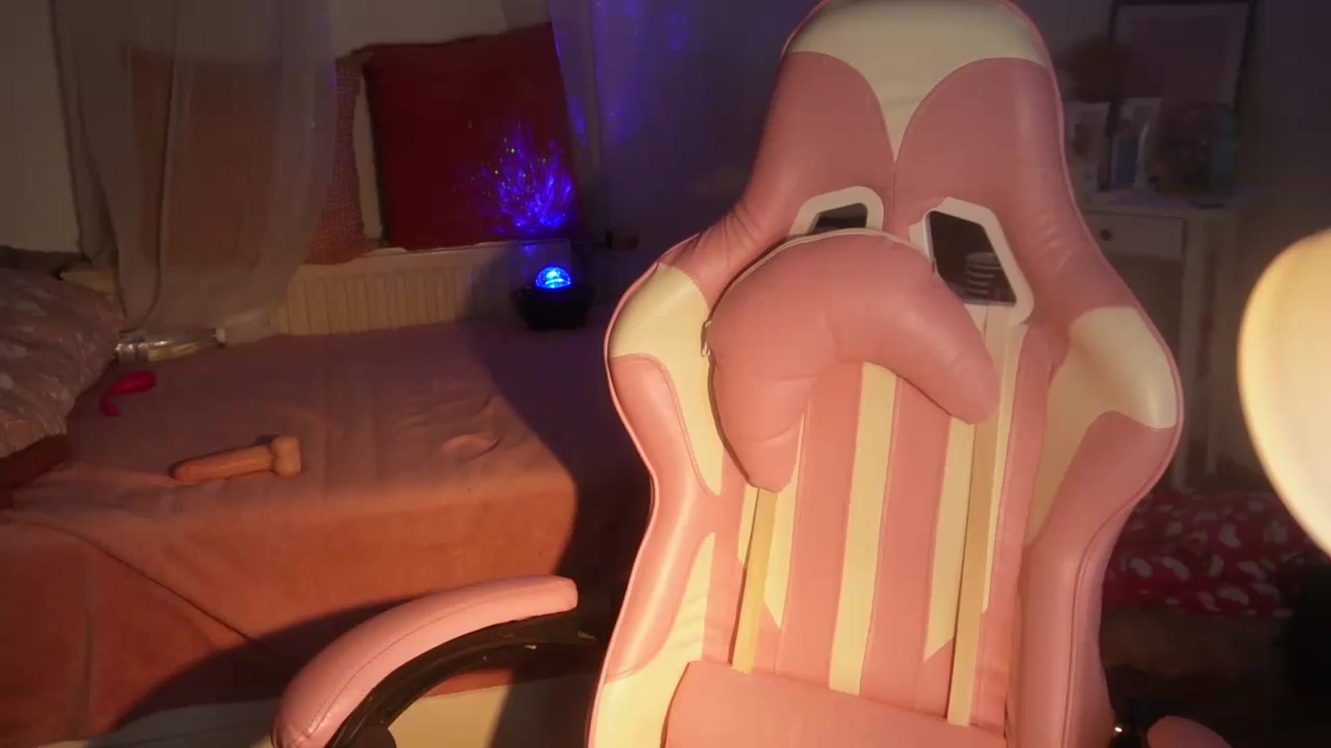 Gallery image thumbnail from AshleyJohnes's myfreecams stream on, 11/10/2024, 08:44 image 8 of 20