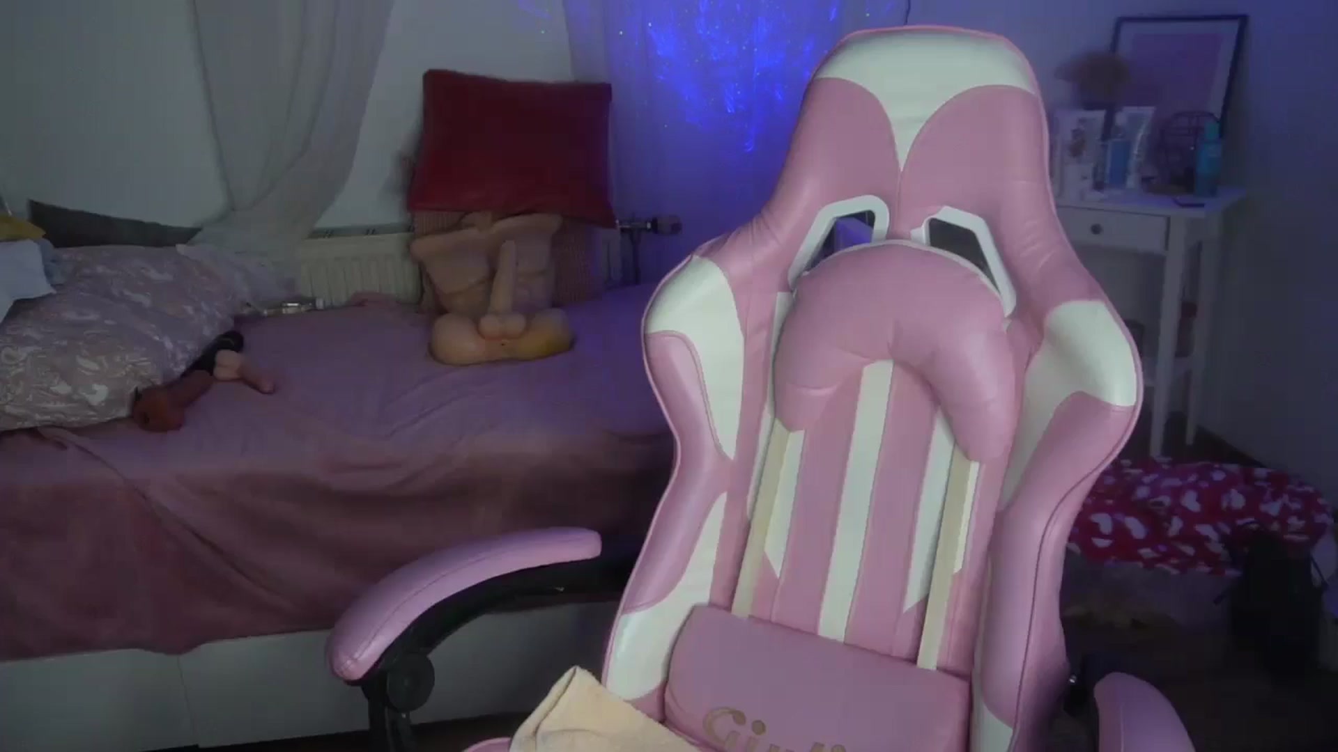 Gallery image thumbnail from AshleyJohnes's myfreecams stream on, 11/13/2024, 06:53 image 19 of 20