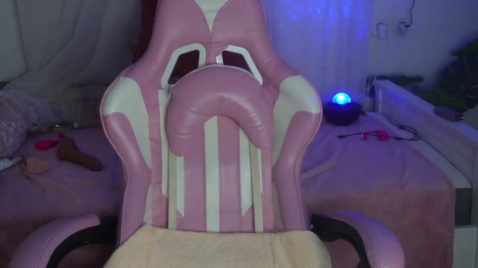 Gallery image thumbnail from AshleyJohnes's myfreecams stream on, 11/15/2024, 06:31 image 9 of 20