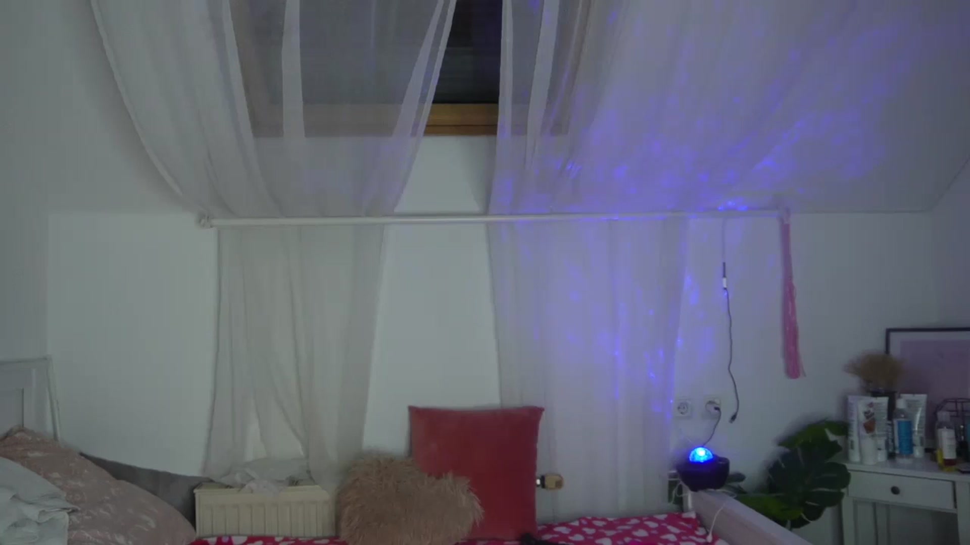 Gallery image thumbnail from AshleyJohnes's myfreecams stream on, 11/28/2024, 06:34 image 5 of 20