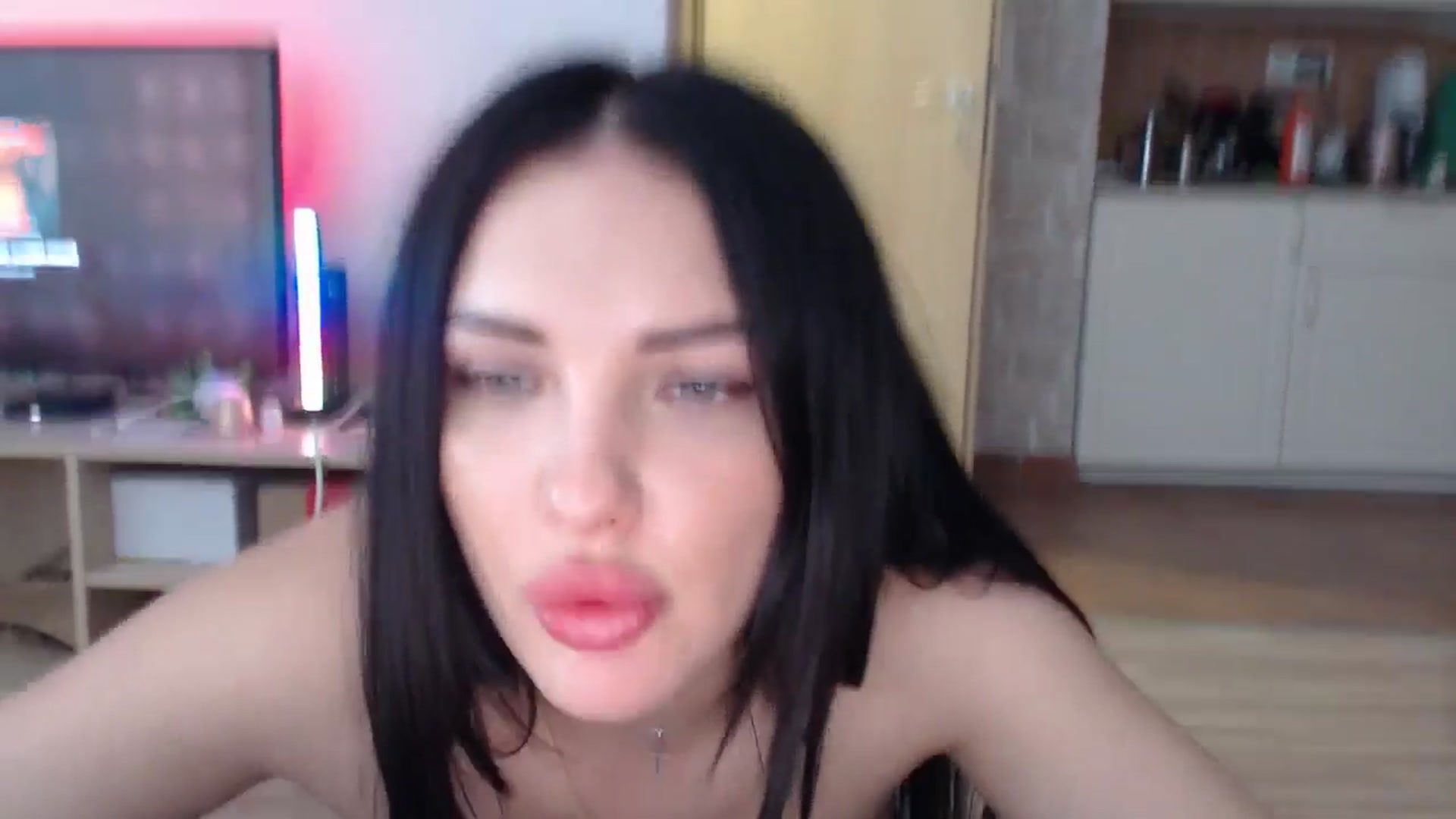 Gallery image thumbnail from AshleyJohnes's myfreecams stream on, 04/18/2025, 06:11 image 13 of 20