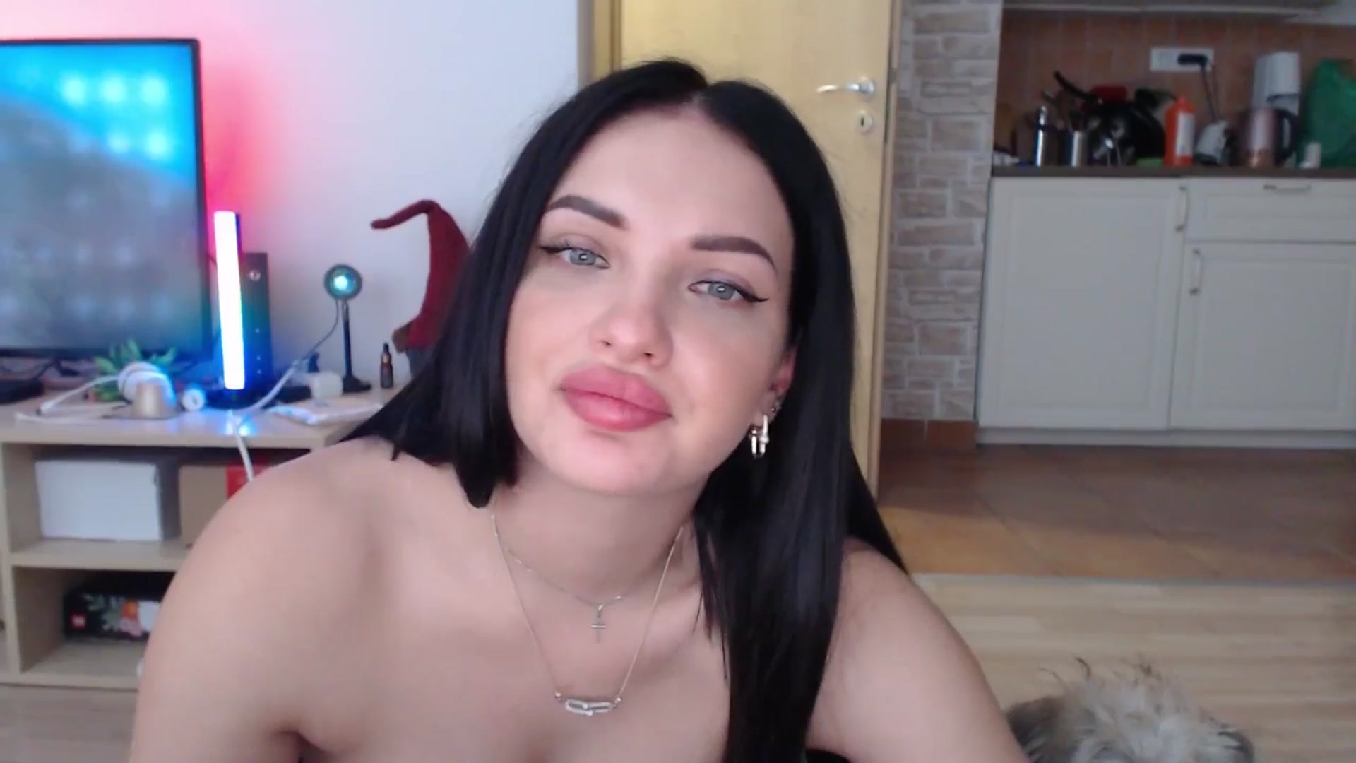 Gallery image thumbnail from AshleyJohnes's myfreecams stream on, 04/18/2025, 06:11 image 14 of 20