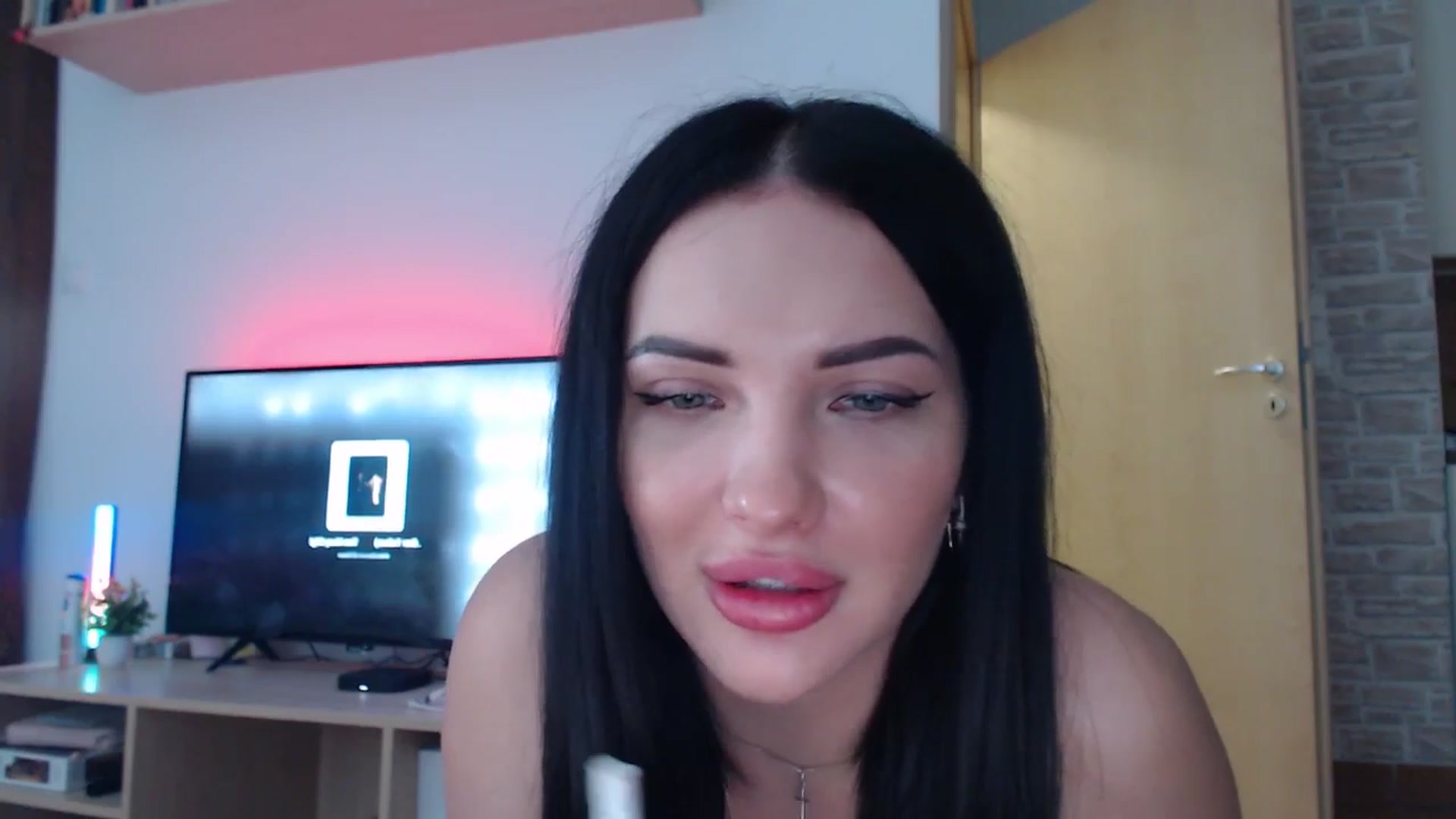 Gallery image thumbnail from AshleyJohnes's myfreecams stream on, 04/18/2025, 06:11 image 11 of 20