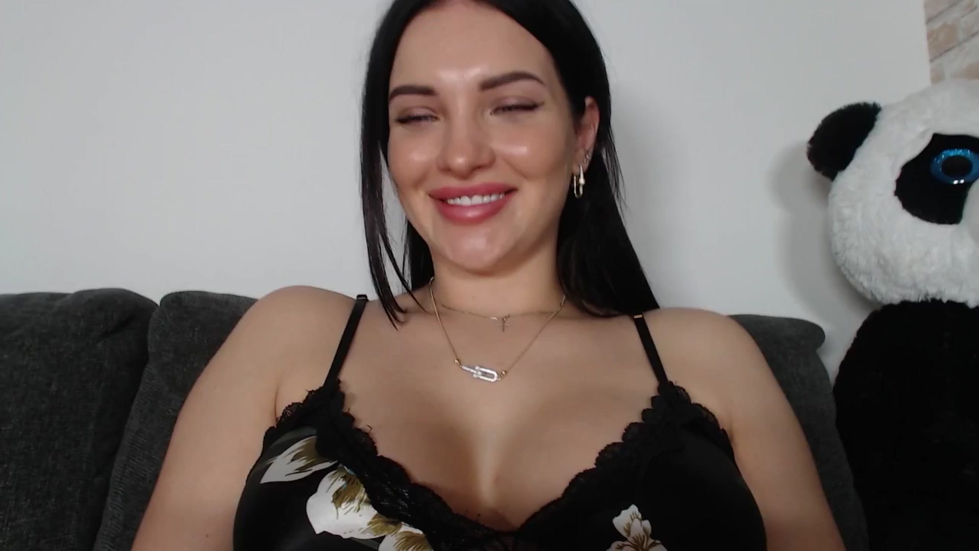 Gallery image thumbnail from AshleyJohnes's myfreecams stream on, 04/18/2025, 06:11 image 1 of 20