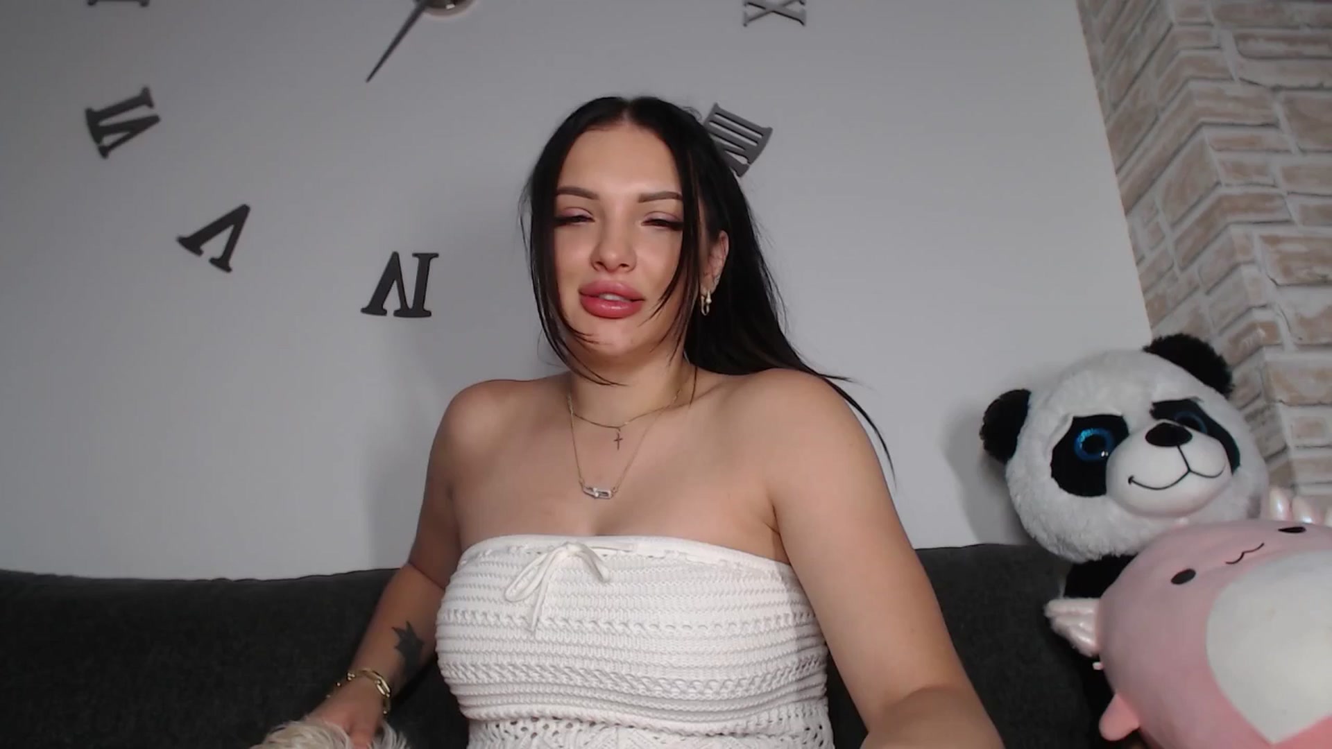 Gallery image thumbnail from AshleyJohnes's myfreecams stream on, 04/24/2025, 04:27 image 6 of 20