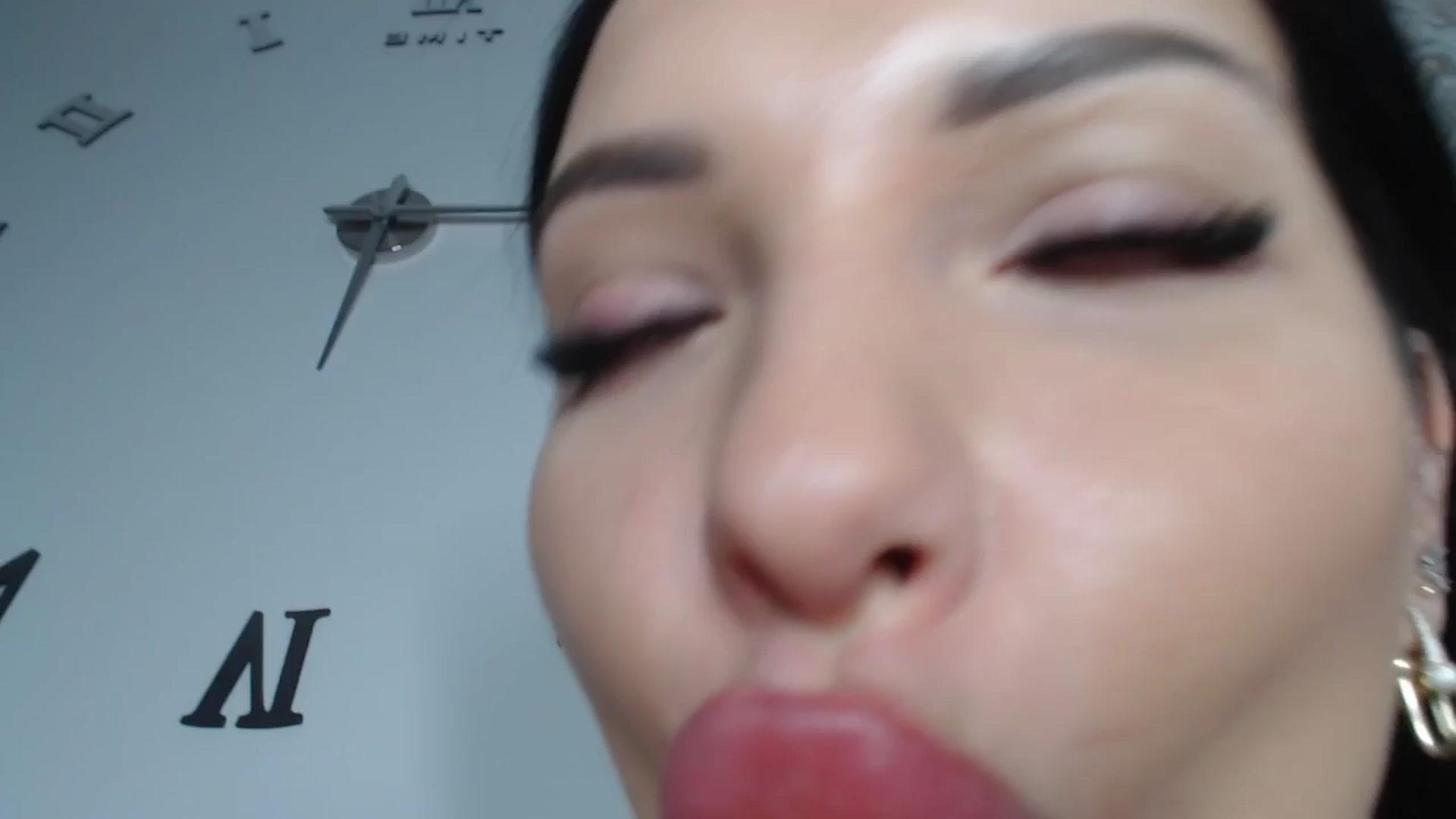 Gallery image thumbnail from AshleyJohnes's myfreecams stream on, 04/24/2025, 04:47 image 14 of 20