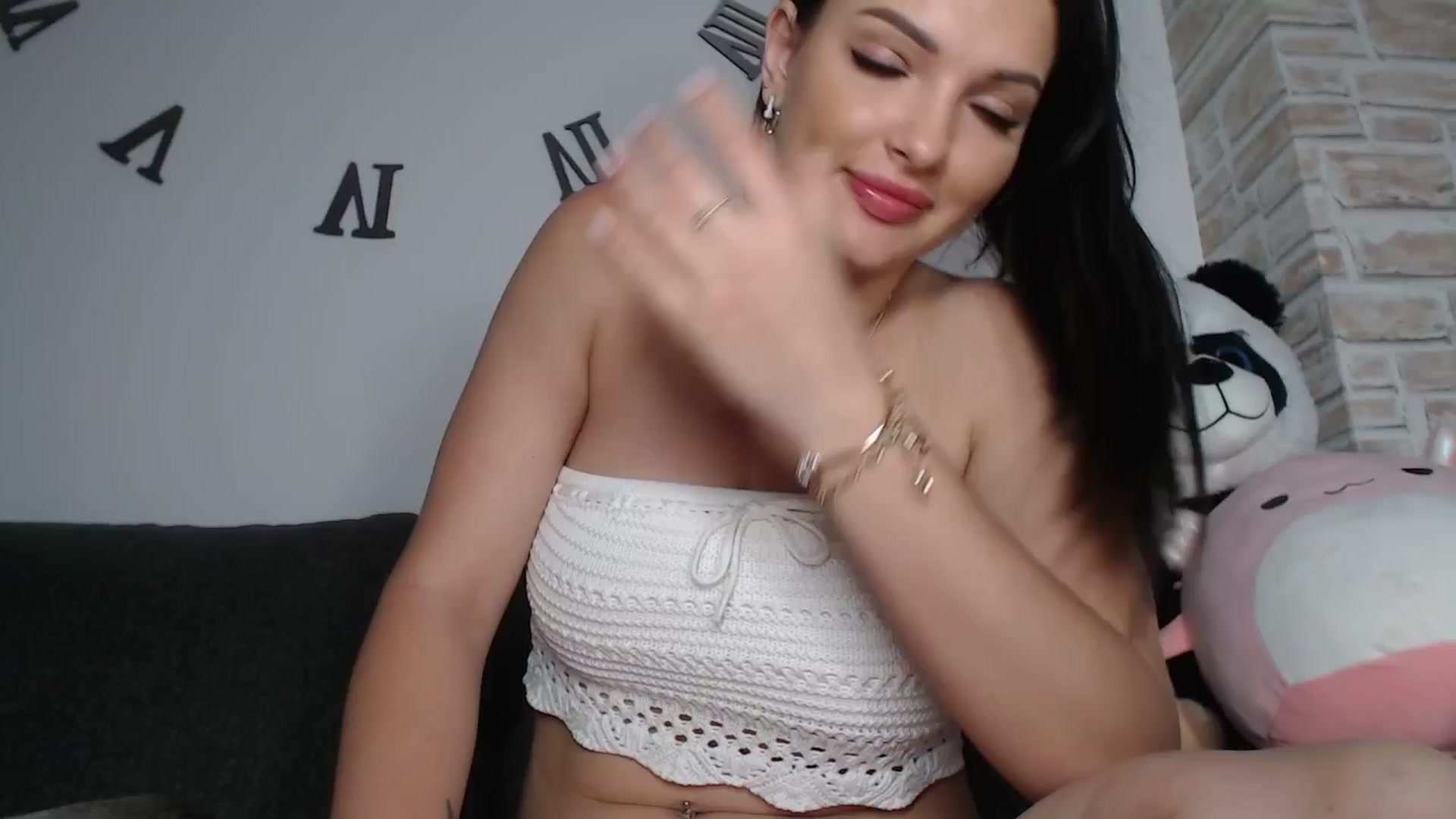 Gallery image thumbnail from AshleyJohnes's myfreecams stream on, 04/24/2025, 06:49 image 4 of 20