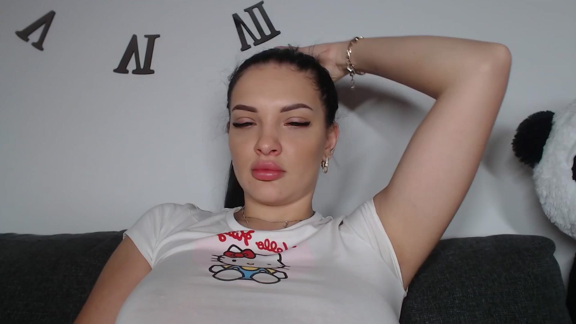 Gallery image thumbnail from AshleyJohnes's myfreecams stream on, 04/25/2025, 06:16 image 3 of 20