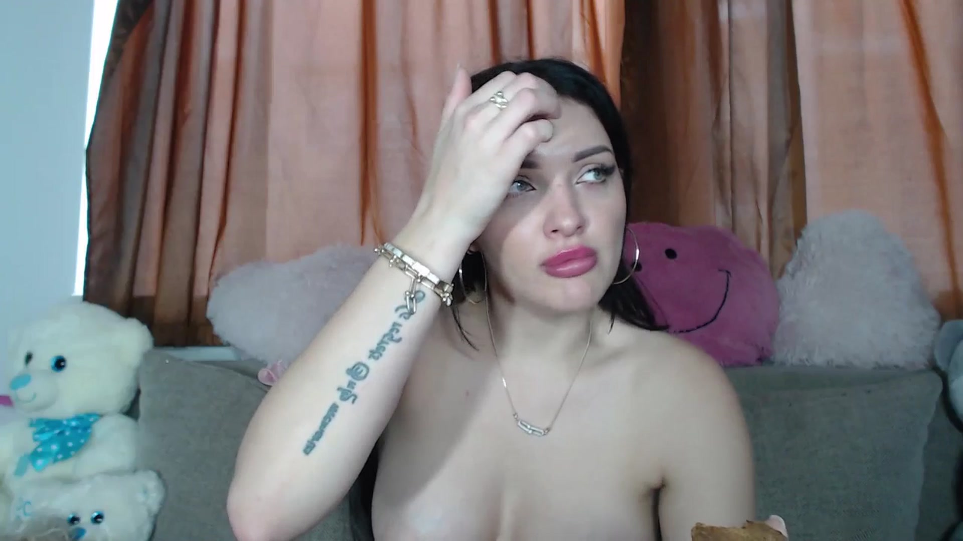 Gallery image thumbnail from AshleyJohnes's myfreecams stream on, 05/20/2025, 05:25 image 9 of 20