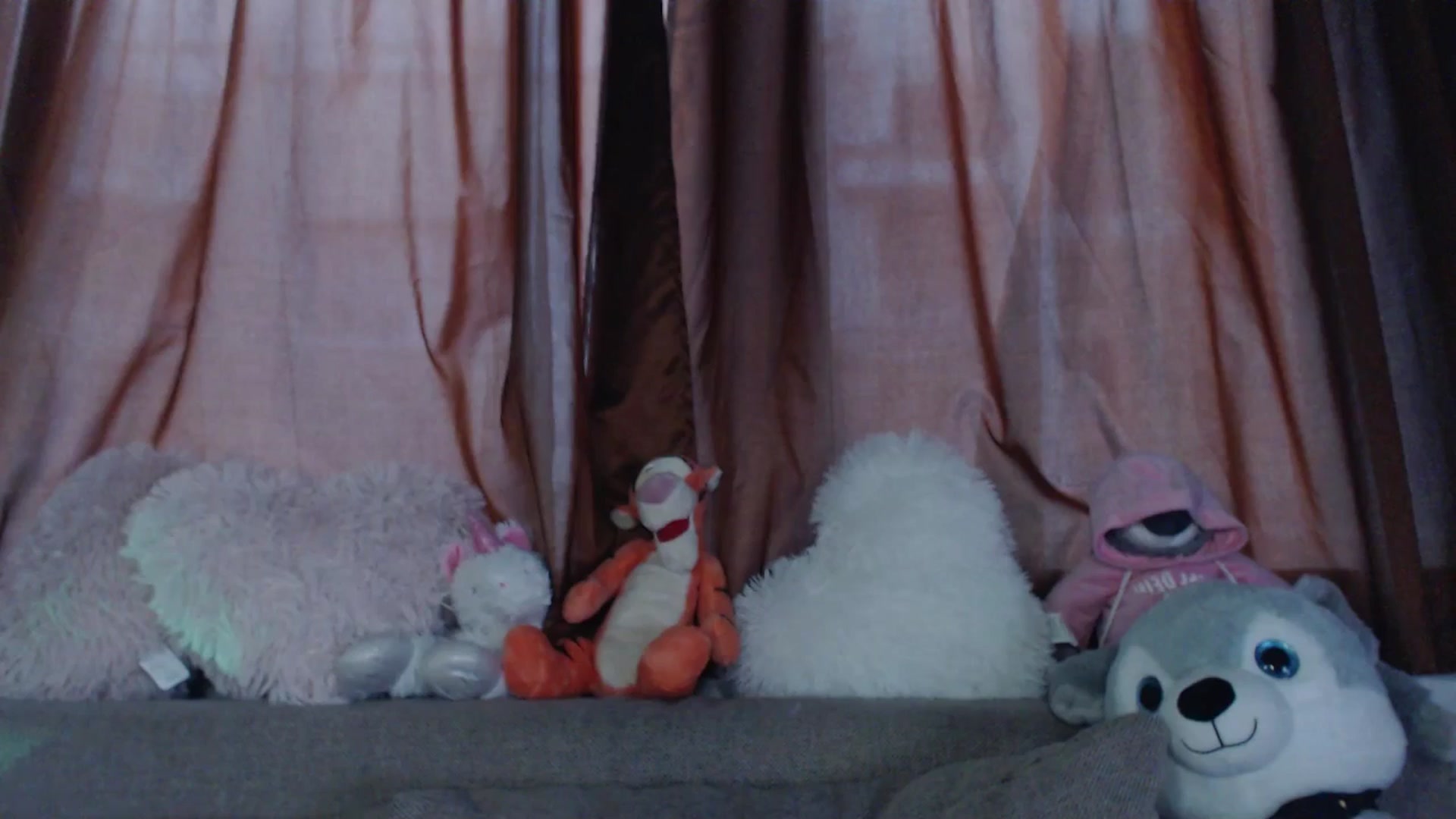 Gallery image thumbnail from AshleyJohnes's myfreecams stream on, 08/26/2025, 04:29 image 15 of 20