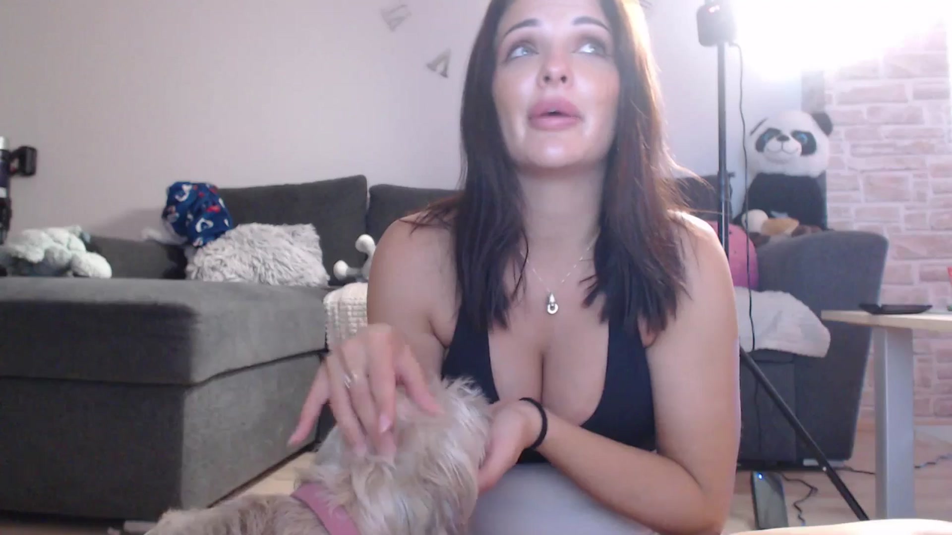 Gallery image thumbnail from AshleyJohnes's myfreecams stream on, 08/28/2025, 09:44 image 6 of 20