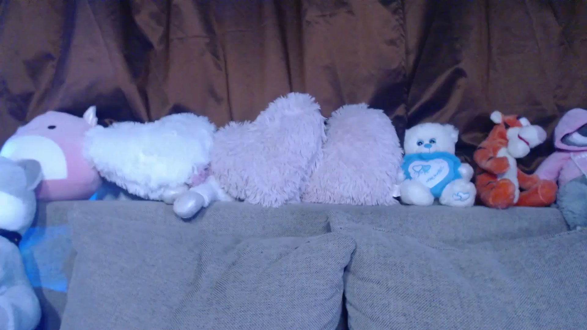 Gallery image thumbnail from AshleyJohnes's myfreecams stream on, 08/31/2025, 04:02 image 9 of 20