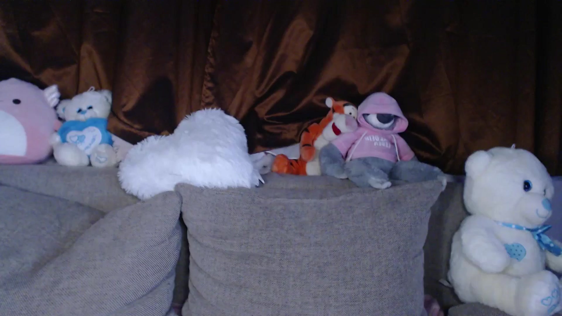 Gallery image thumbnail from AshleyJohnes's myfreecams stream on, 09/13/2025, 02:05 image 15 of 20