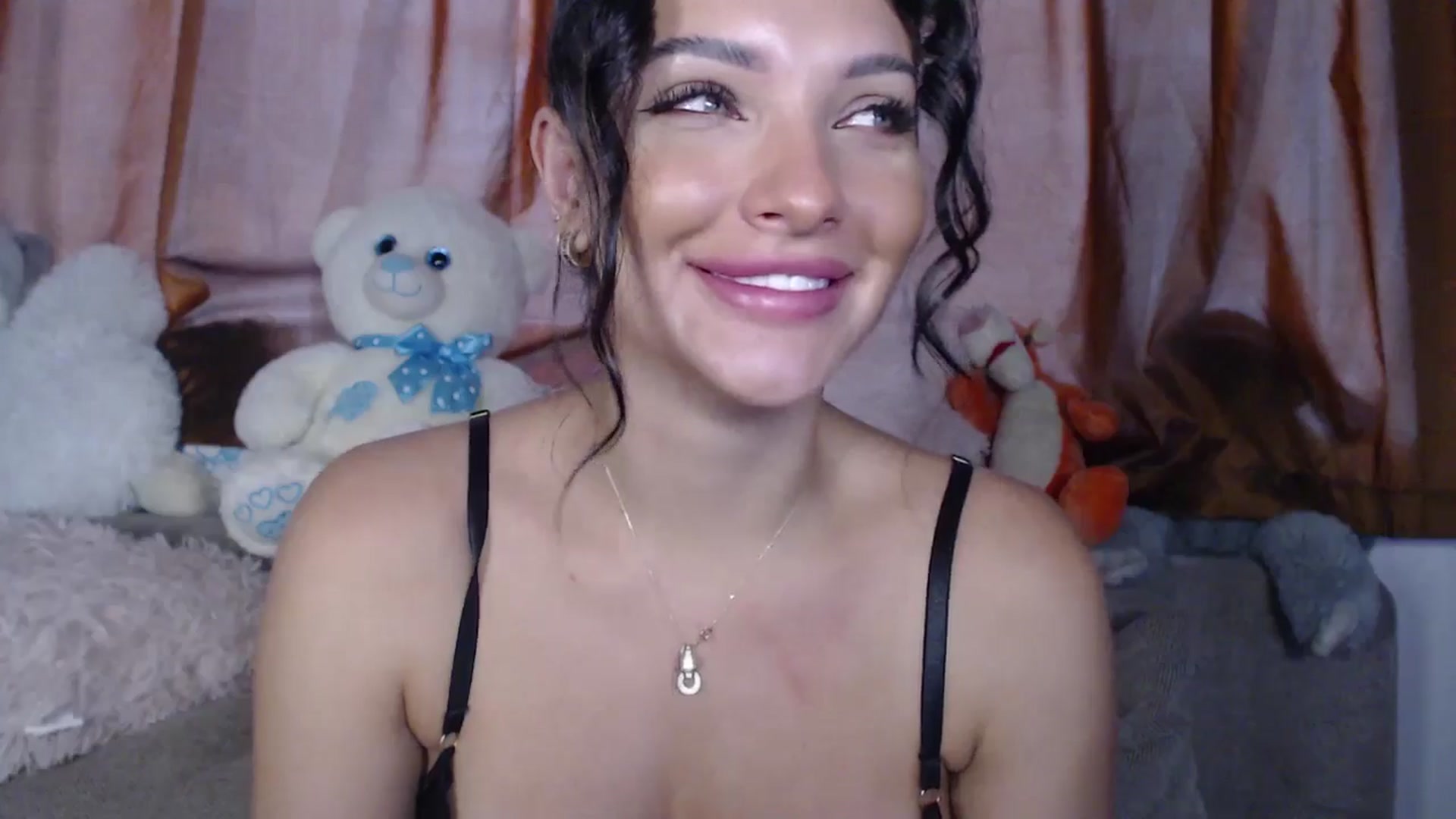 Gallery image thumbnail from AshleyJohnes's myfreecams stream on, 09/16/2025, 07:34 image 3 of 20