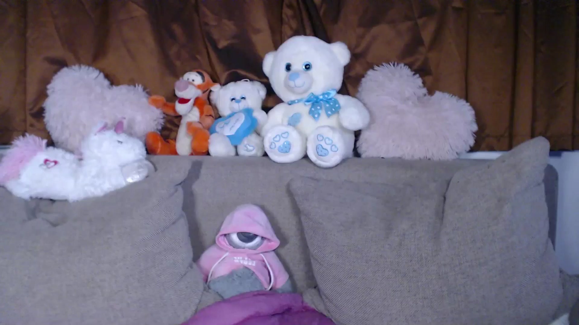 Gallery image thumbnail from AshleyJohnes's myfreecams stream on, 09/19/2025, 04:41 image 5 of 20