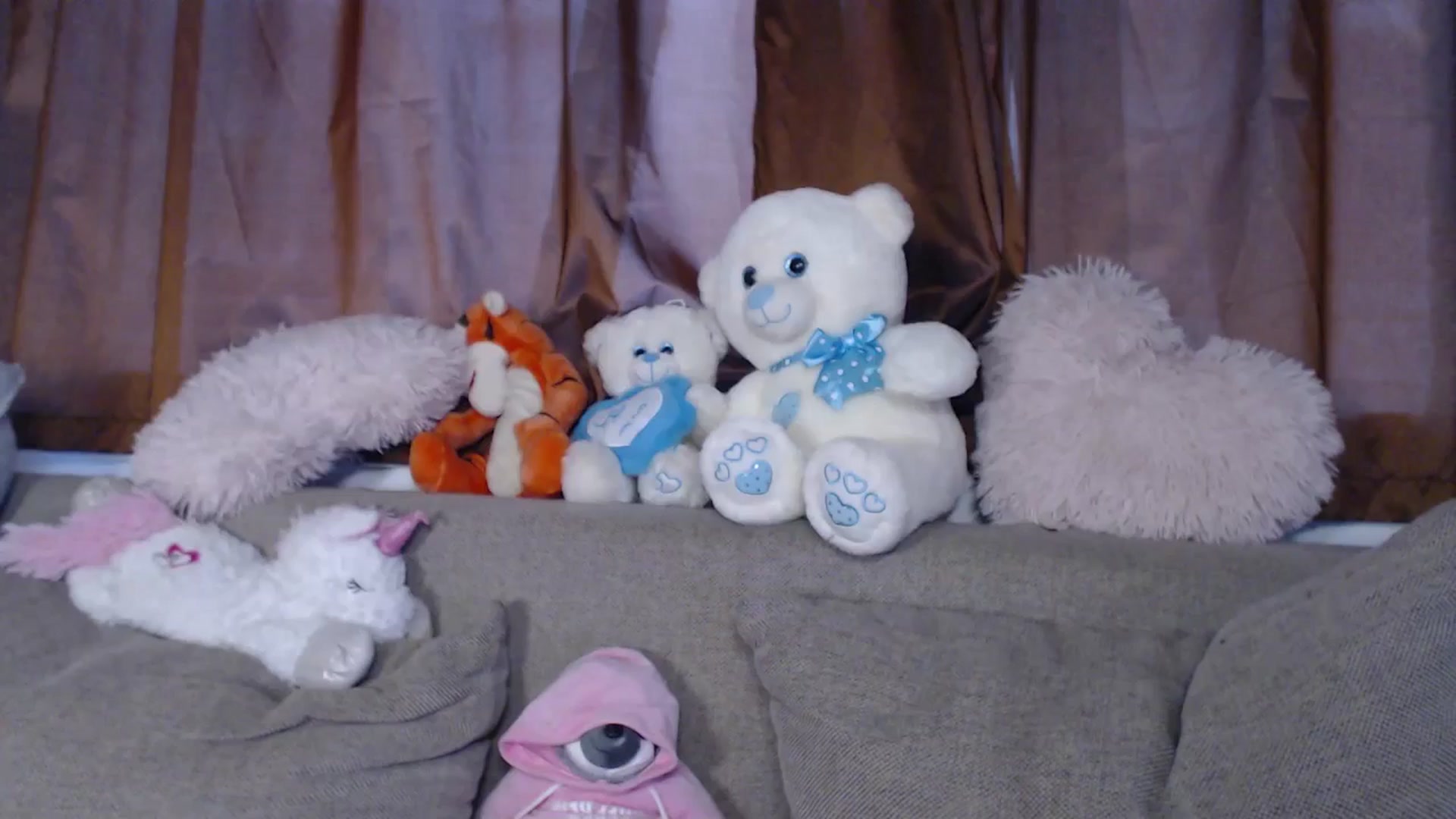 Gallery image thumbnail from AshleyJohnes's myfreecams stream on, 09/19/2025, 06:02 image 2 of 20