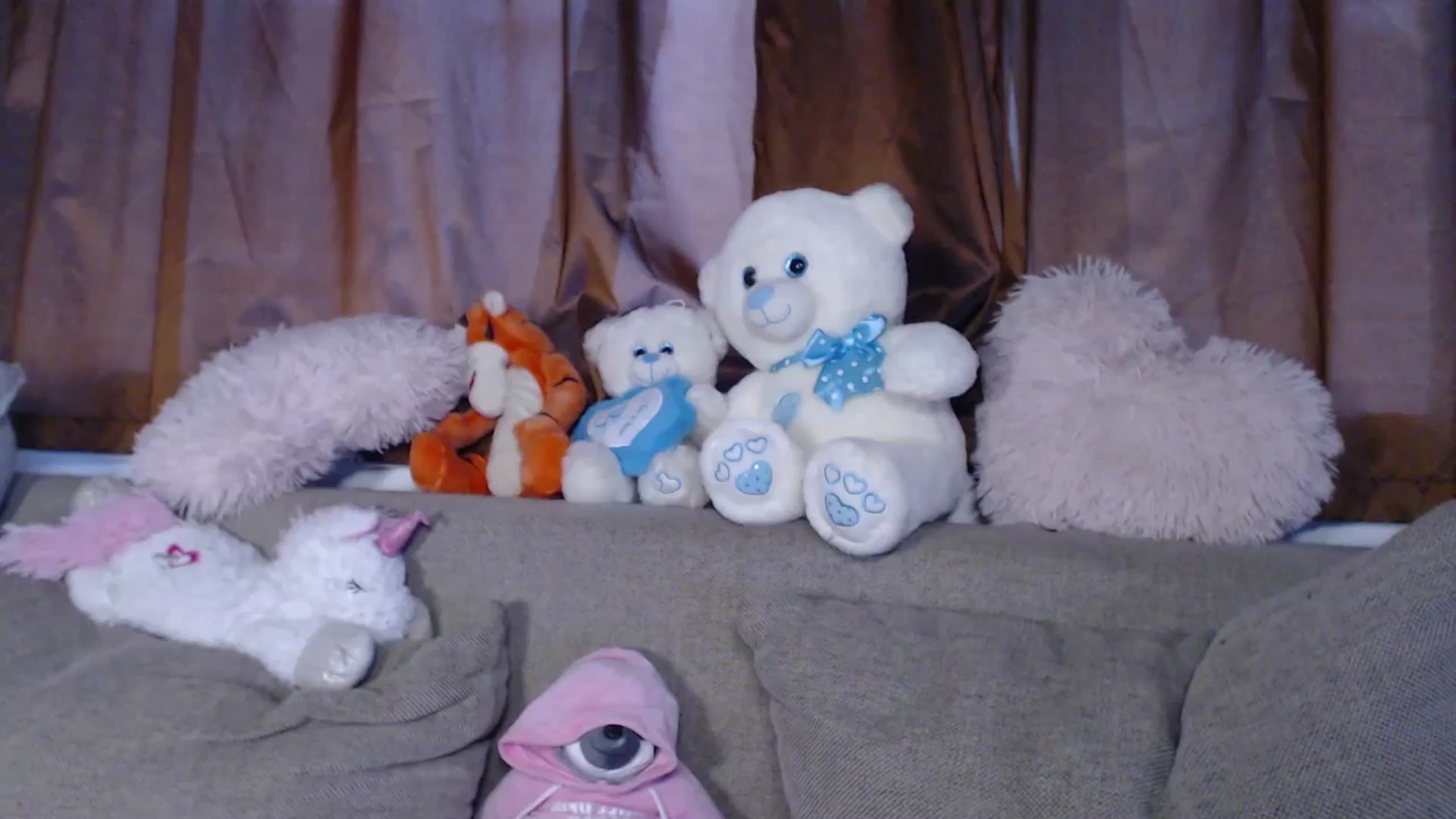 Gallery image thumbnail from AshleyJohnes's myfreecams stream on, 09/19/2025, 06:02 image 1 of 20