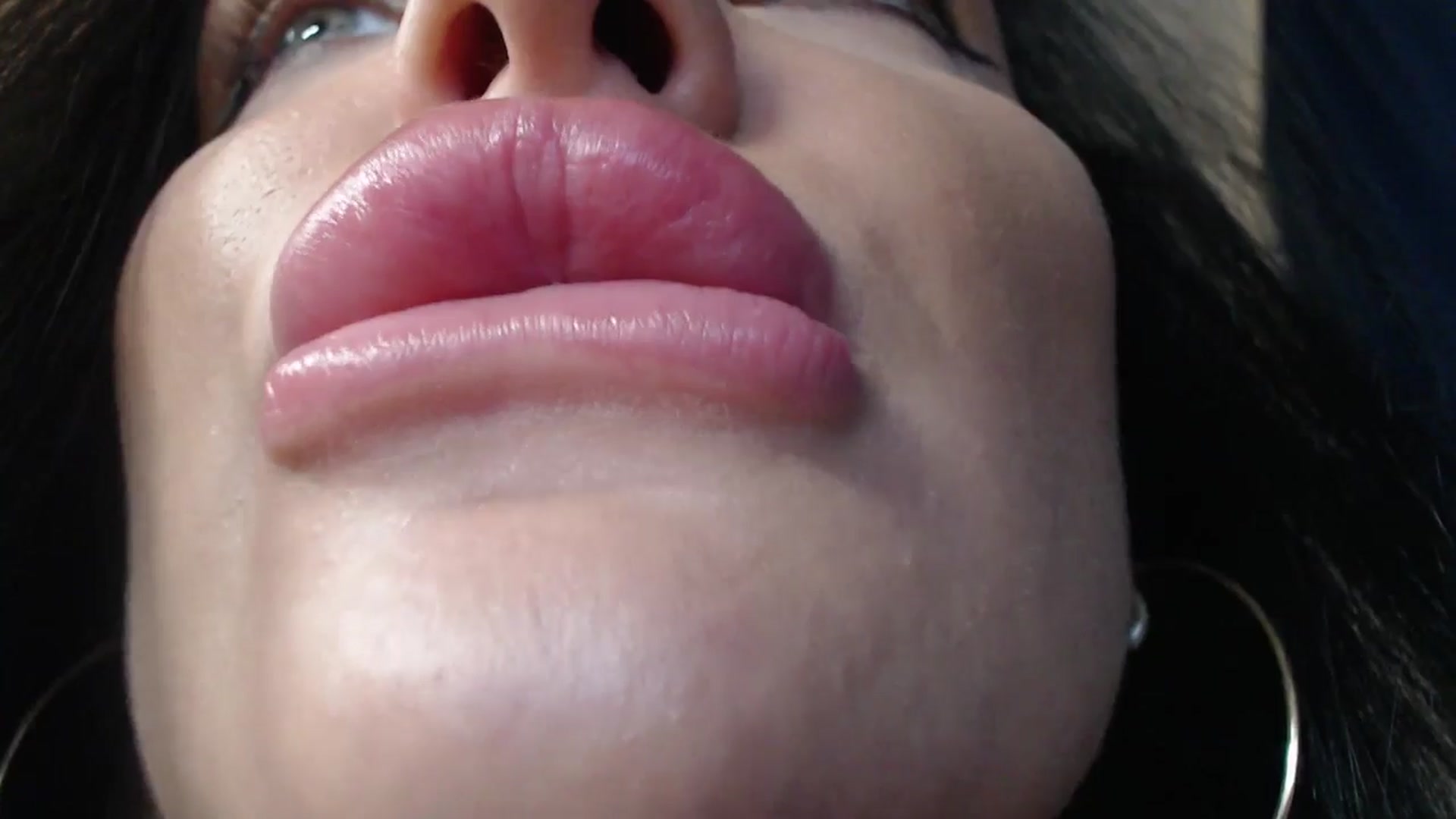 Gallery image thumbnail from AshleyJohnes's myfreecams stream on, 09/28/2025, 06:58 image 6 of 20