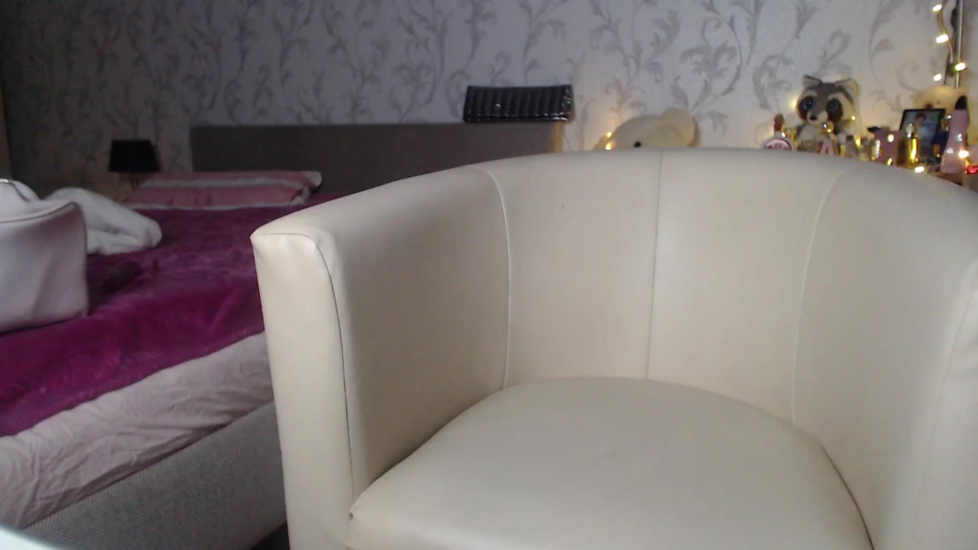 Gallery image thumbnail from AshleyJohnes's myfreecams stream on, 09/30/2025, 06:11 image 11 of 20