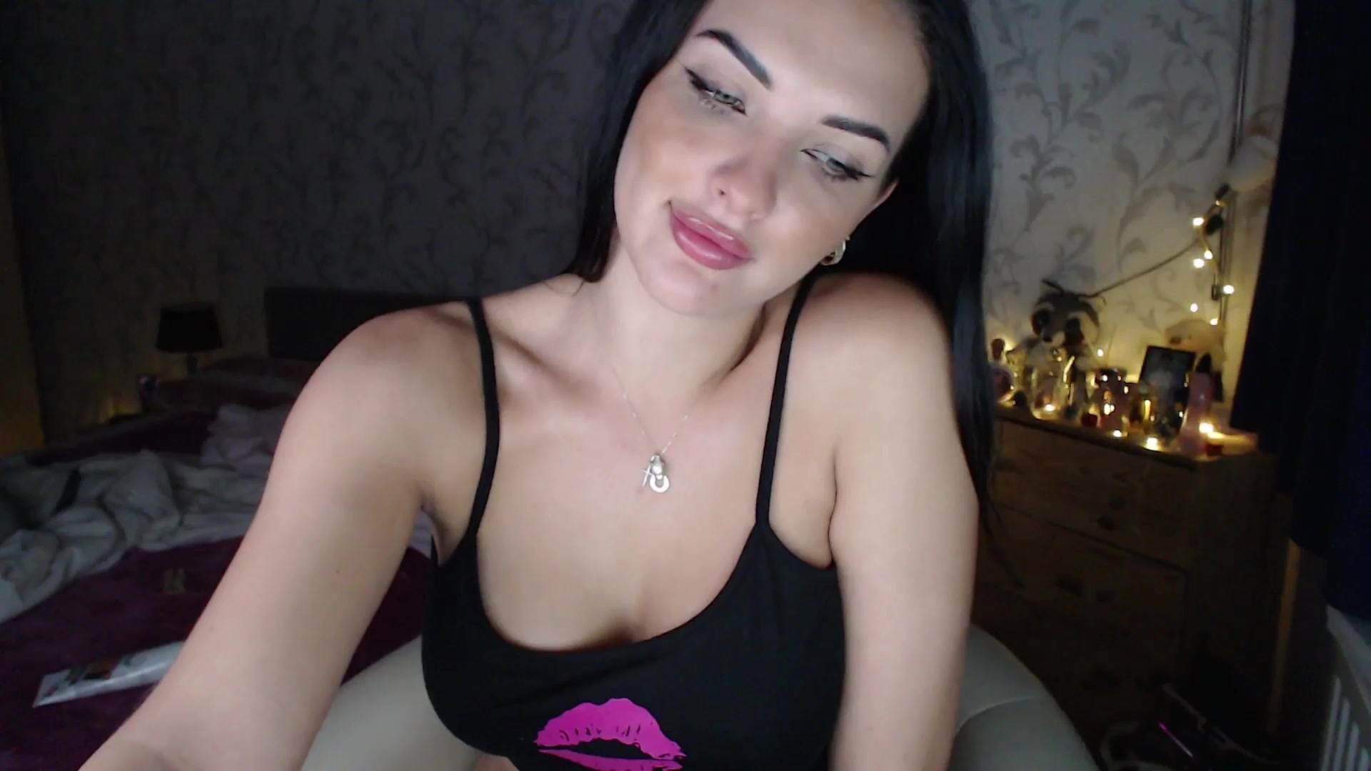 Gallery image thumbnail from AshleyJohnes's myfreecams stream on, 10/01/2025, 05:29 image 15 of 20