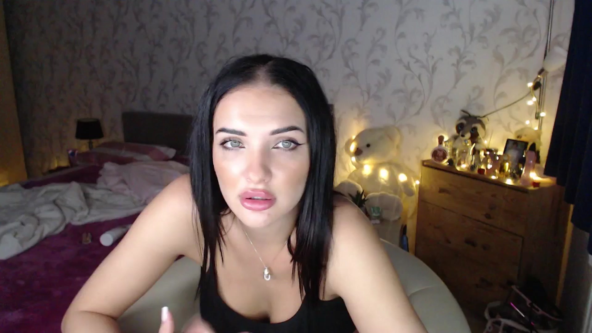 Gallery image thumbnail from AshleyJohnes's myfreecams stream on, 10/01/2025, 06:01 image 3 of 20