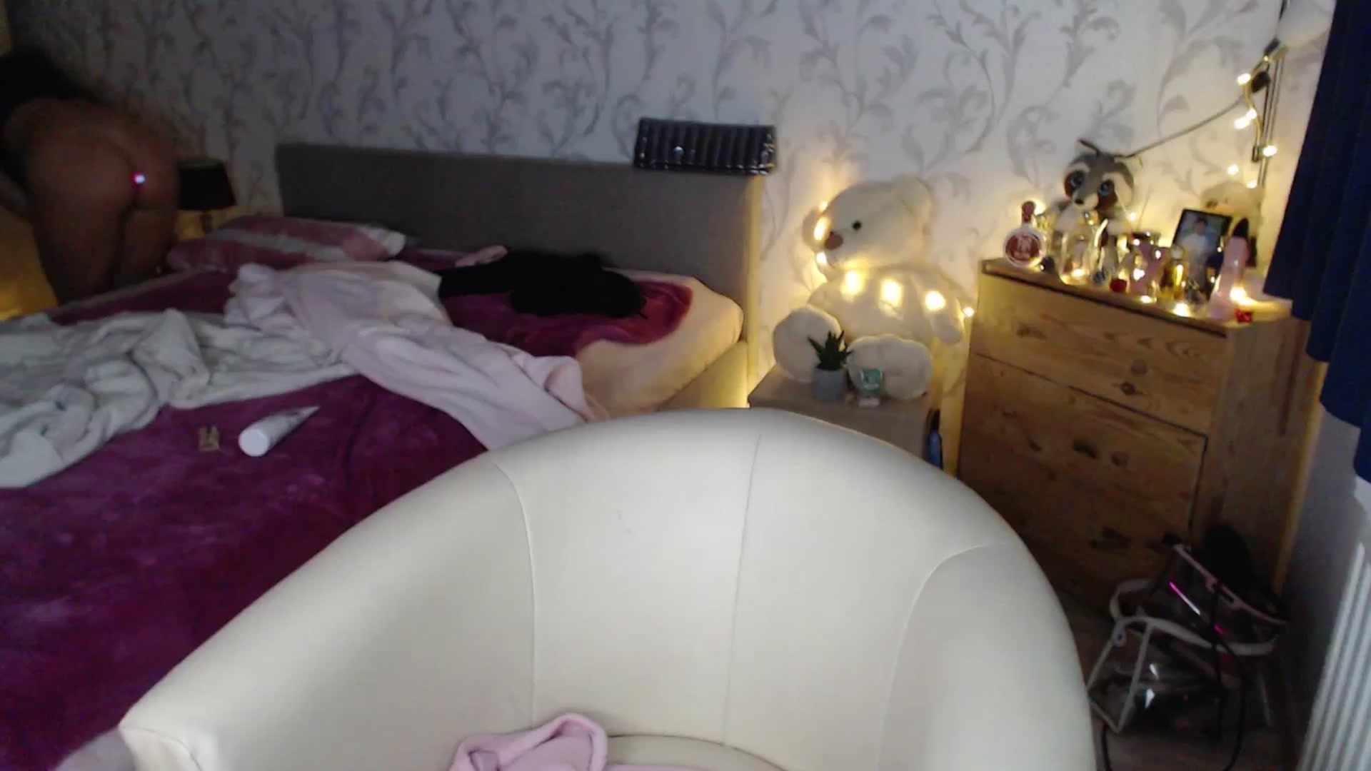 Gallery image thumbnail from AshleyJohnes's myfreecams stream on, 10/01/2025, 06:01 image 1 of 20