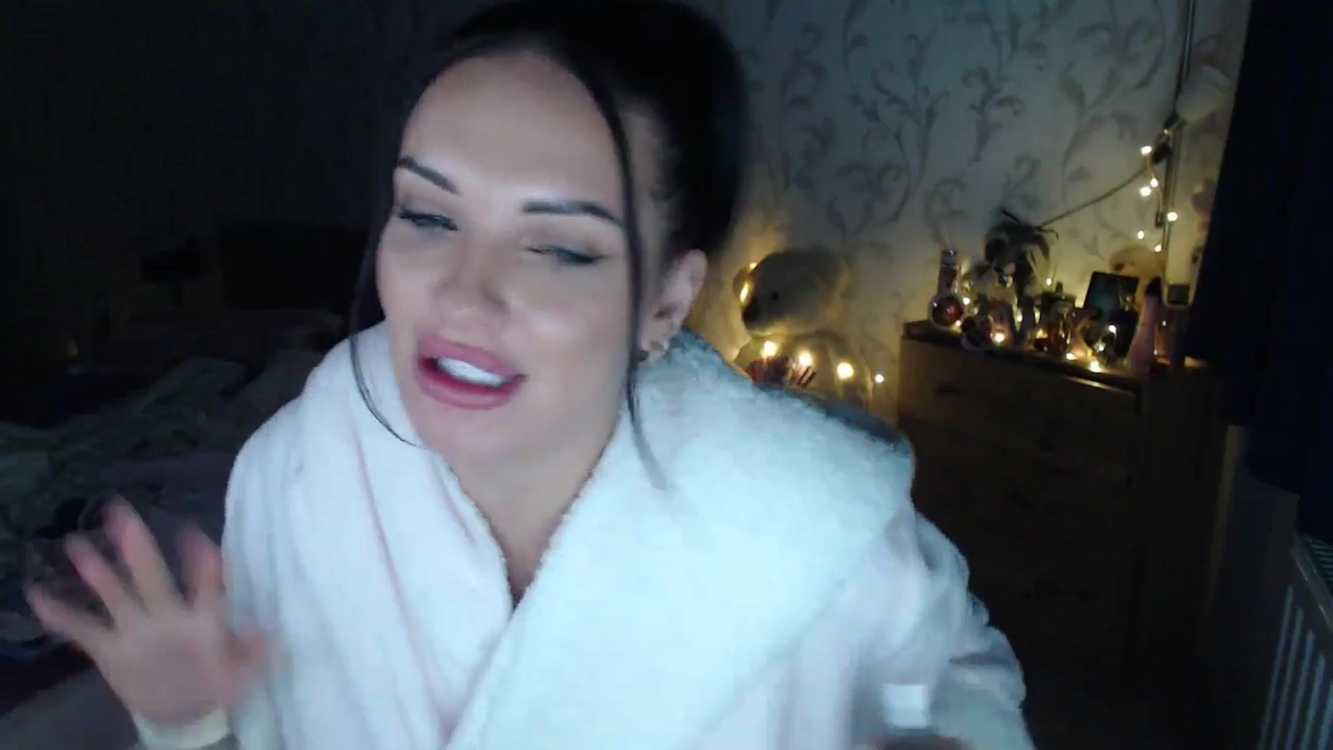 Gallery image thumbnail from AshleyJohnes's myfreecams stream on, 10/16/2025, 06:53 image 3 of 20