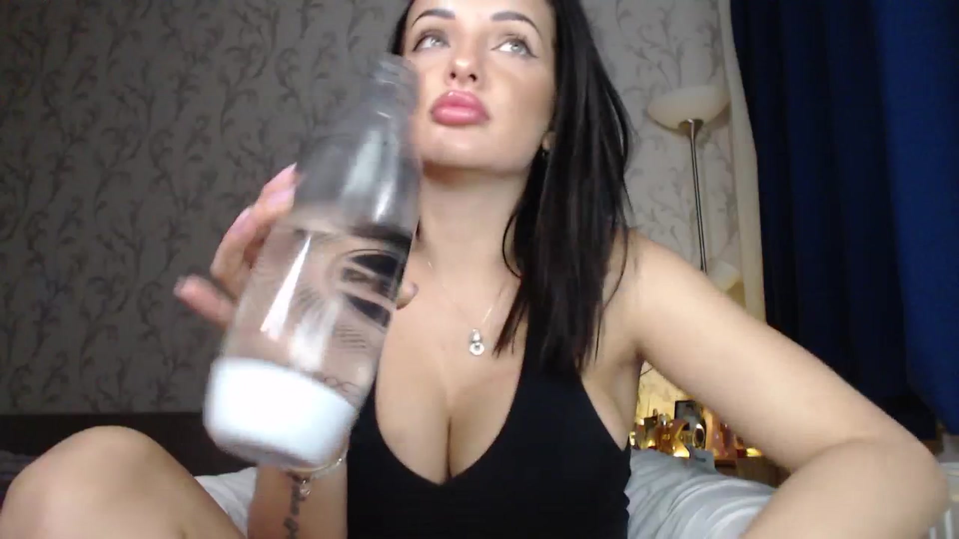 Gallery image thumbnail from AshleyJohnes's myfreecams stream on, 10/19/2025, 04:54 image 14 of 20