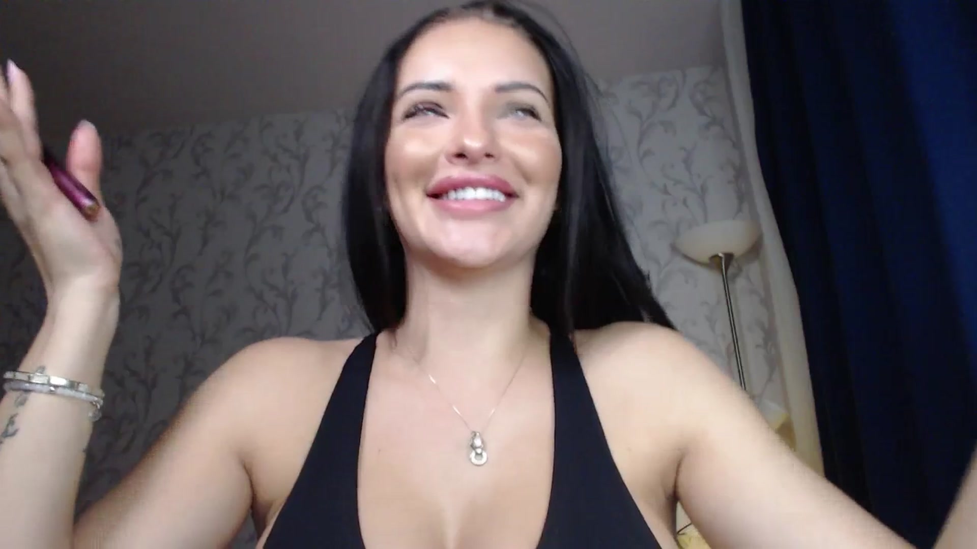 Gallery image thumbnail from AshleyJohnes's myfreecams stream on, 10/19/2025, 04:54 image 10 of 20