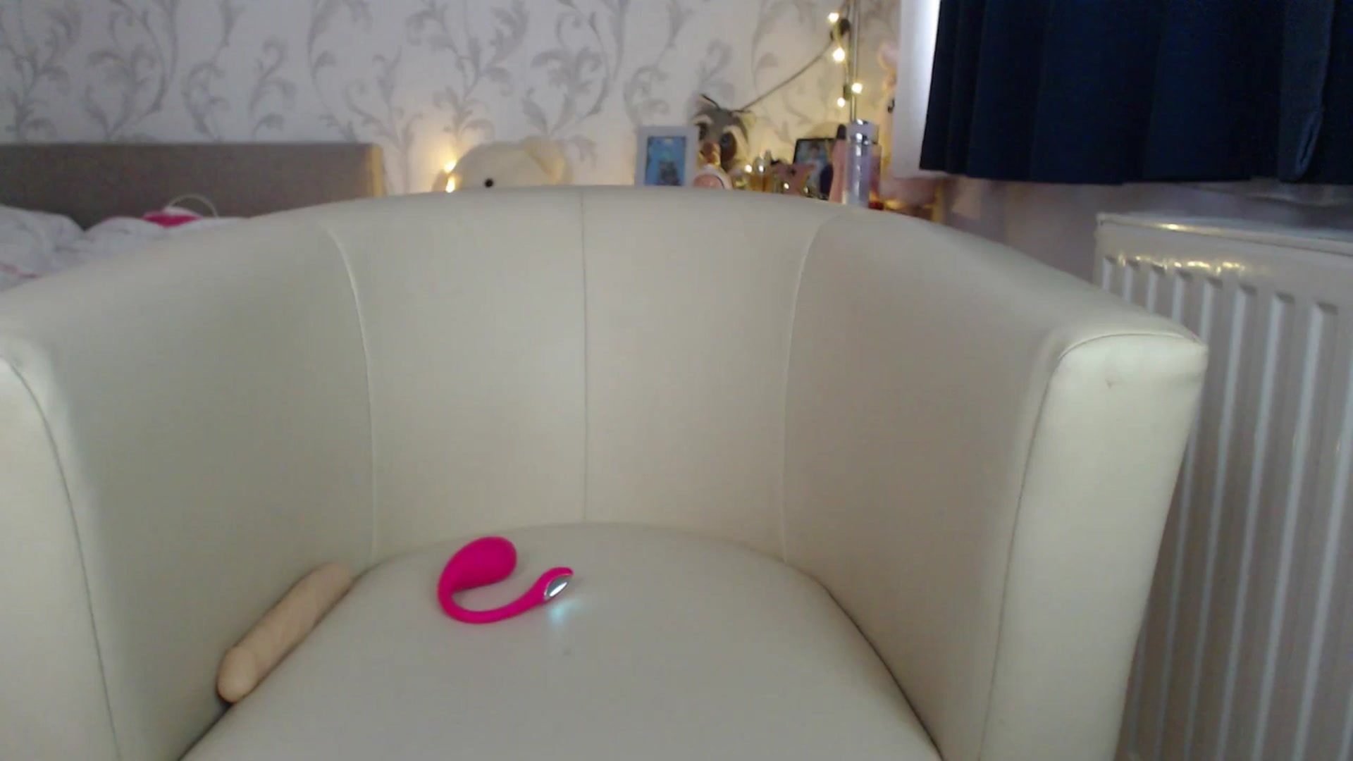 Gallery image thumbnail from AshleyJohnes's myfreecams stream on, 10/29/2025, 06:43 image 15 of 20