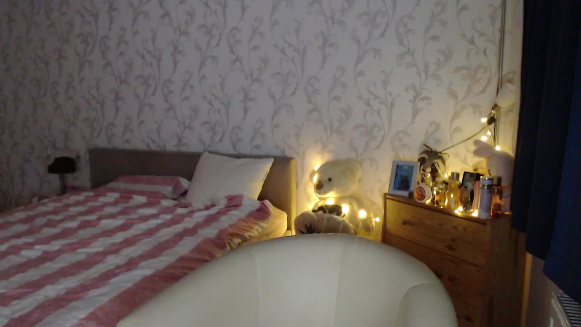 Gallery image thumbnail from AshleyJohnes's myfreecams stream on, 11/14/2025, 07:22 image 2 of 20