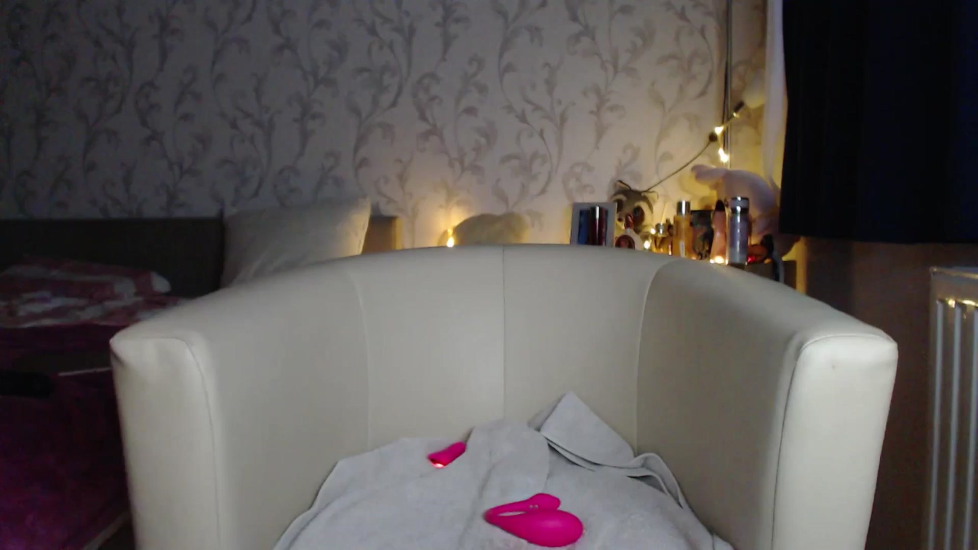 Gallery image thumbnail from AshleyJohnes's myfreecams stream on, 11/22/2025, 06:44 image 15 of 20