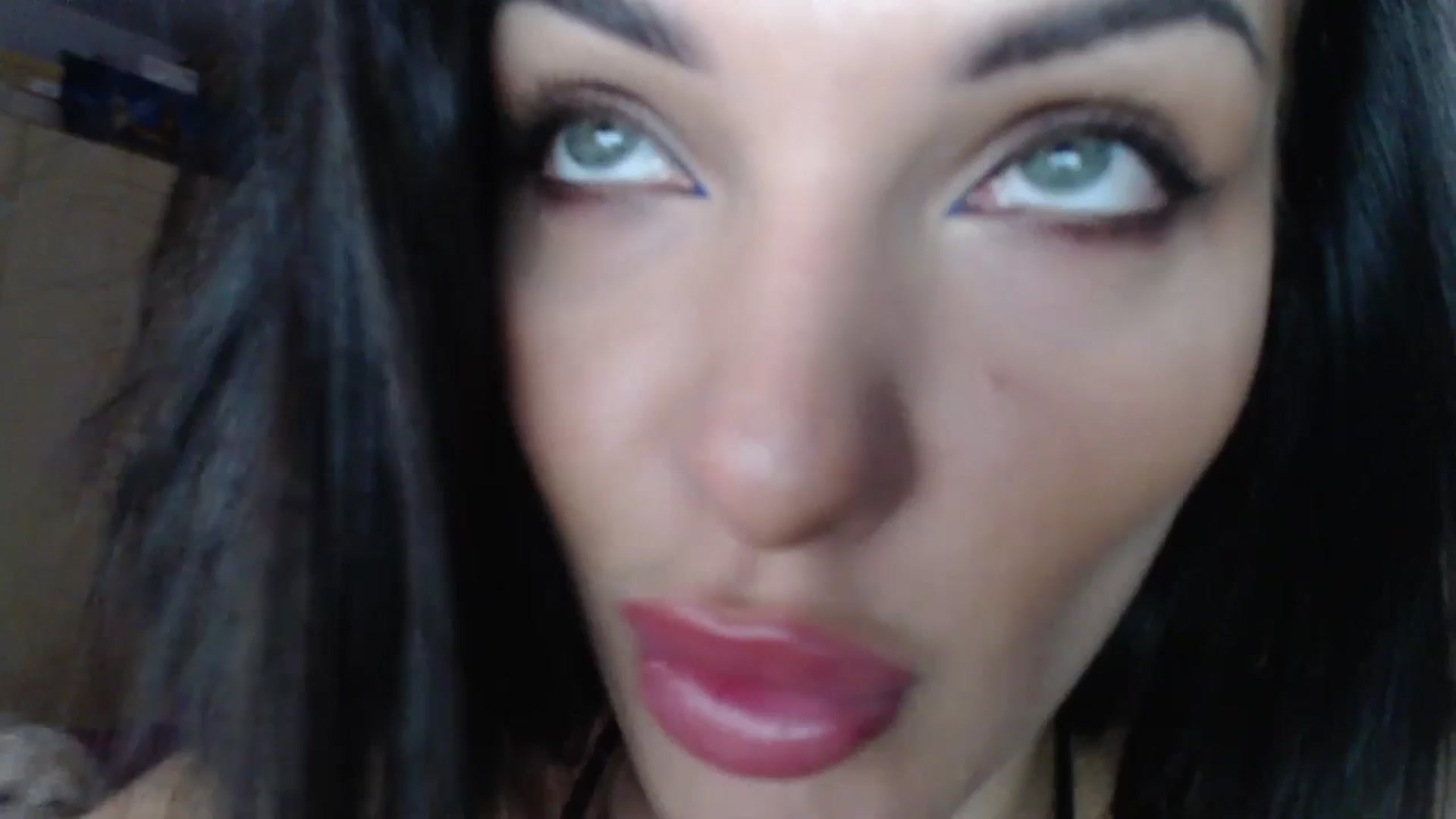 Gallery image thumbnail from AshleyJohnes's myfreecams stream on, 11/23/2025, 05:59 image 10 of 20